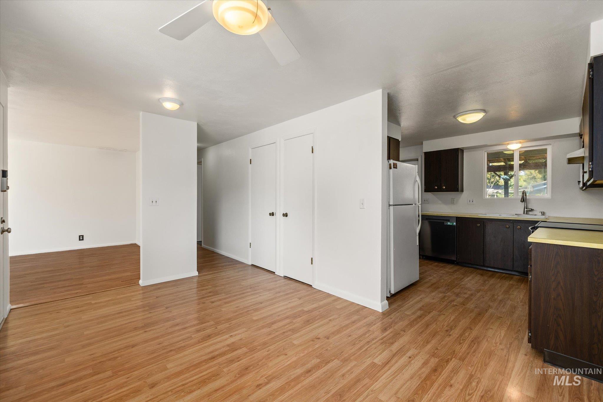 606 W Lawndale Dr Property Photo 12