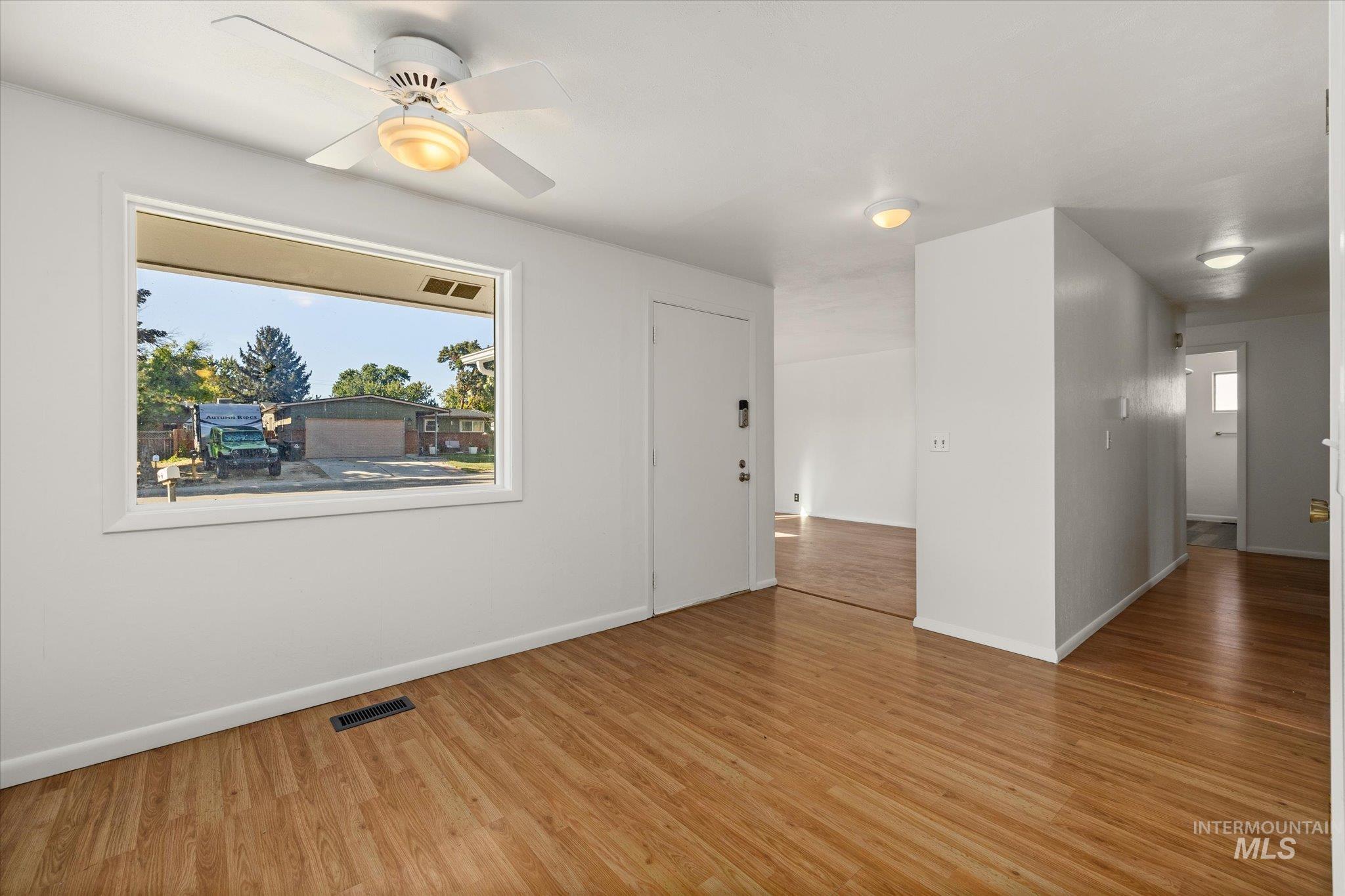 606 W Lawndale Dr Property Photo 13