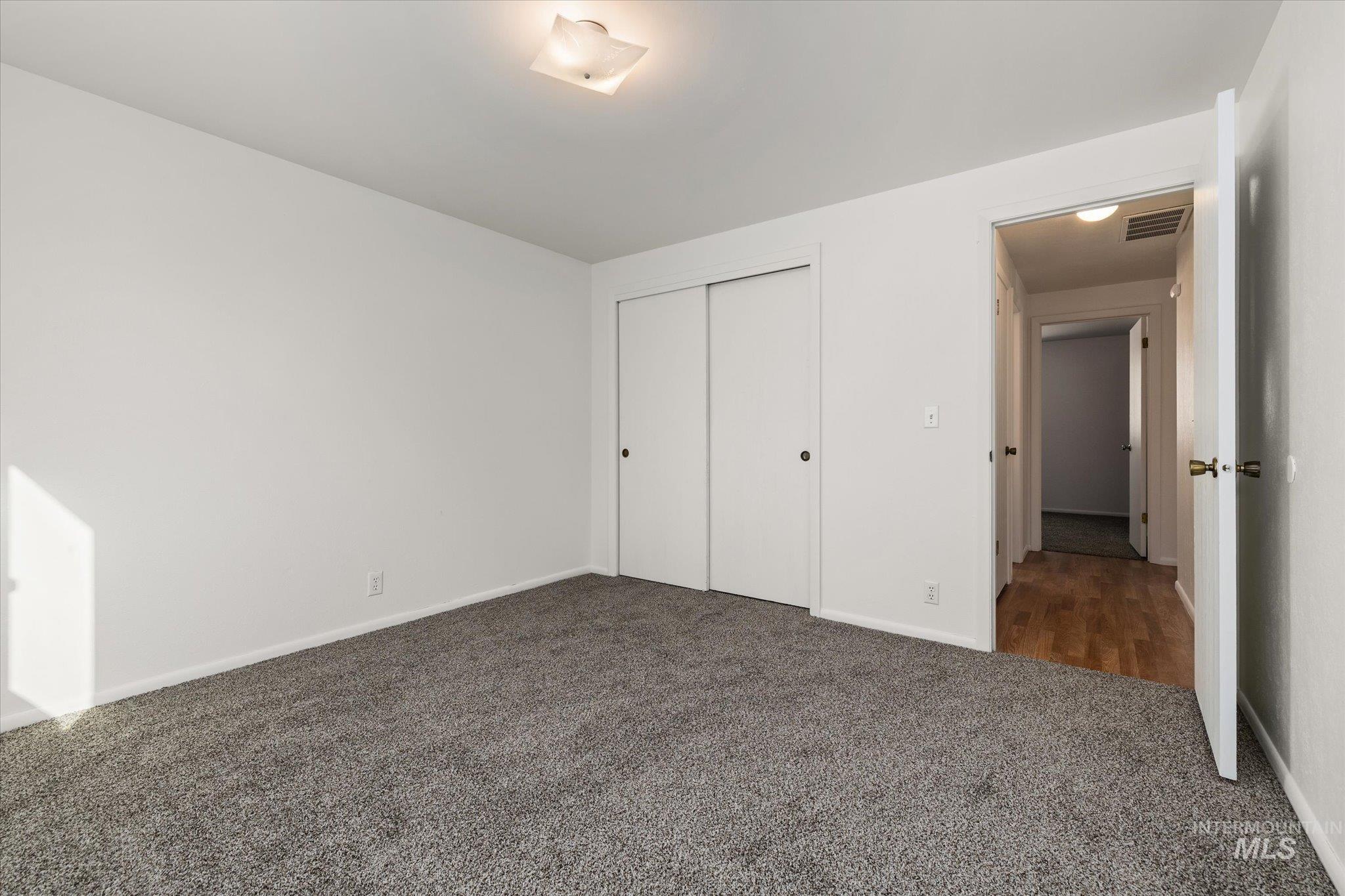 606 W Lawndale Dr Property Photo 22
