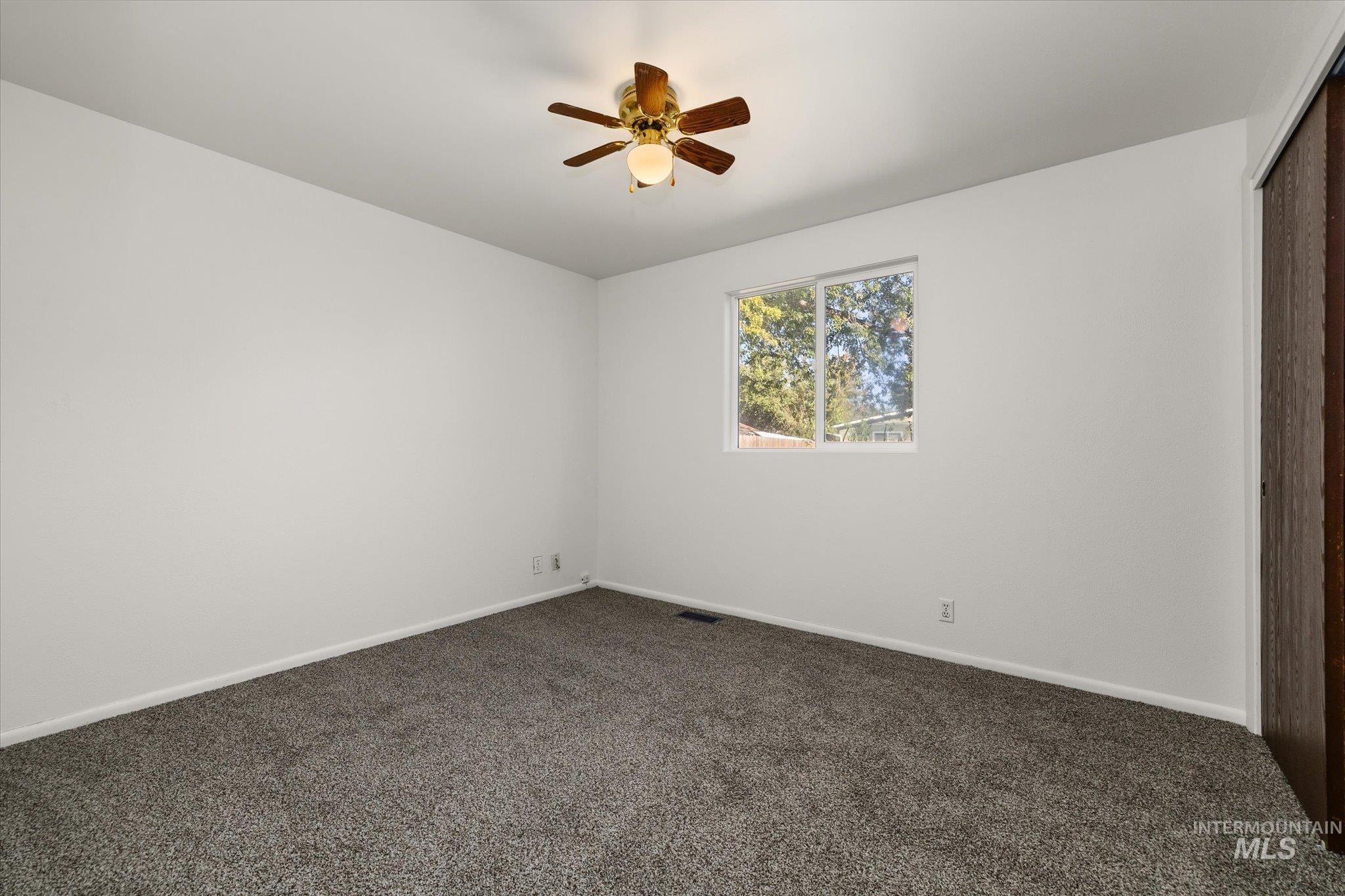 606 W Lawndale Dr Property Photo 24