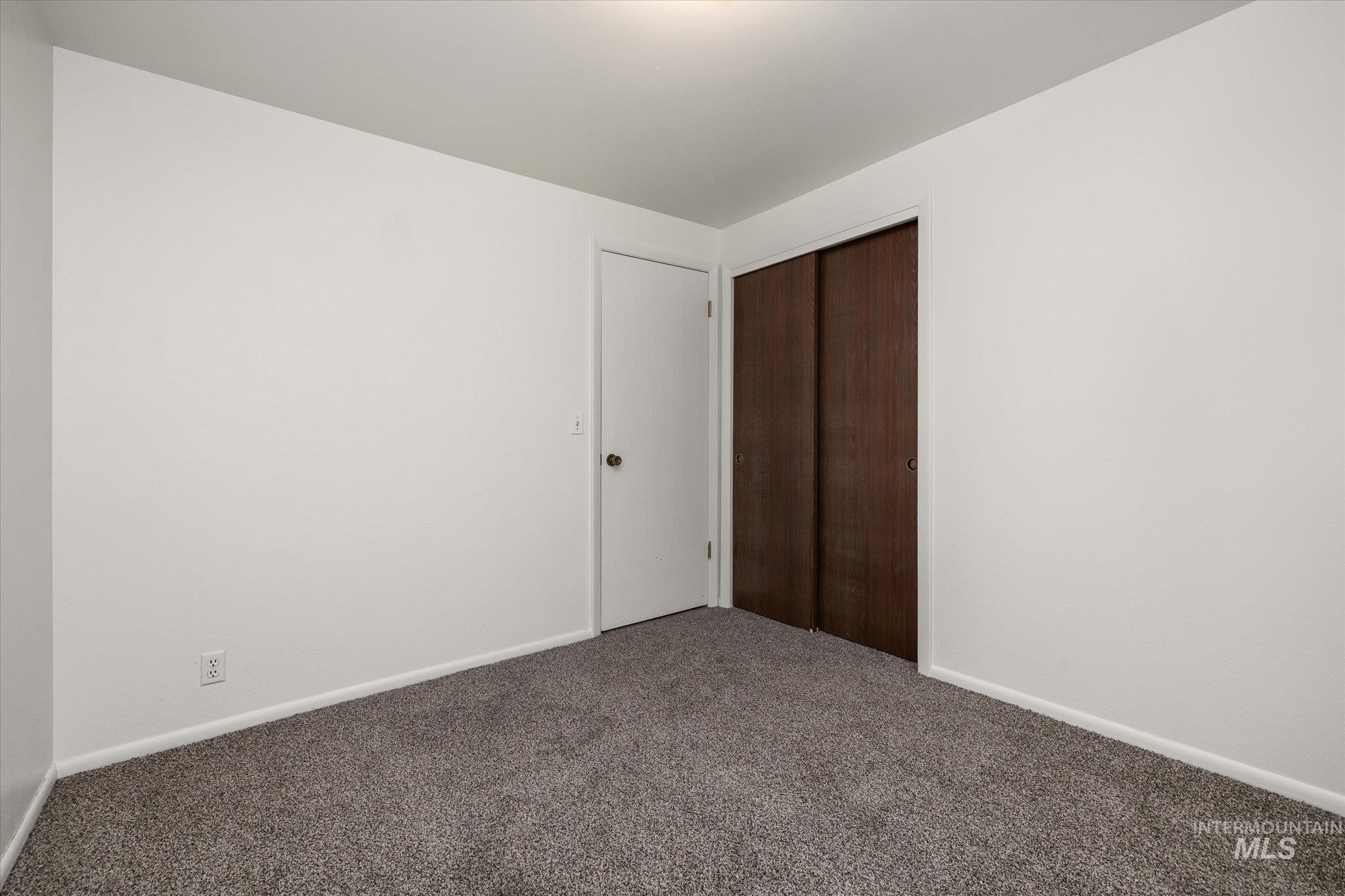 606 W Lawndale Dr Property Photo 27