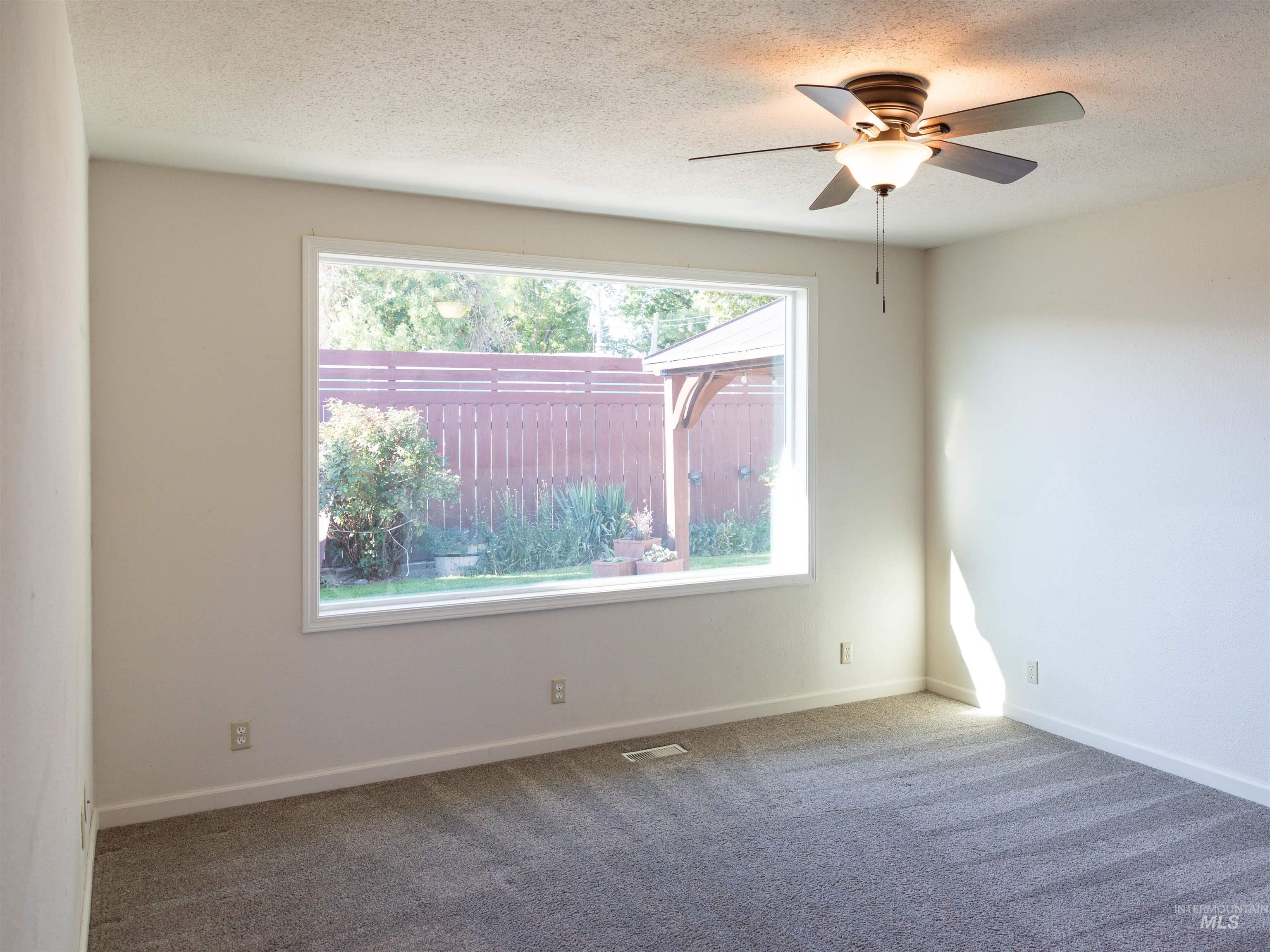 2556 Sw 2nd Avenue Property Photo 3