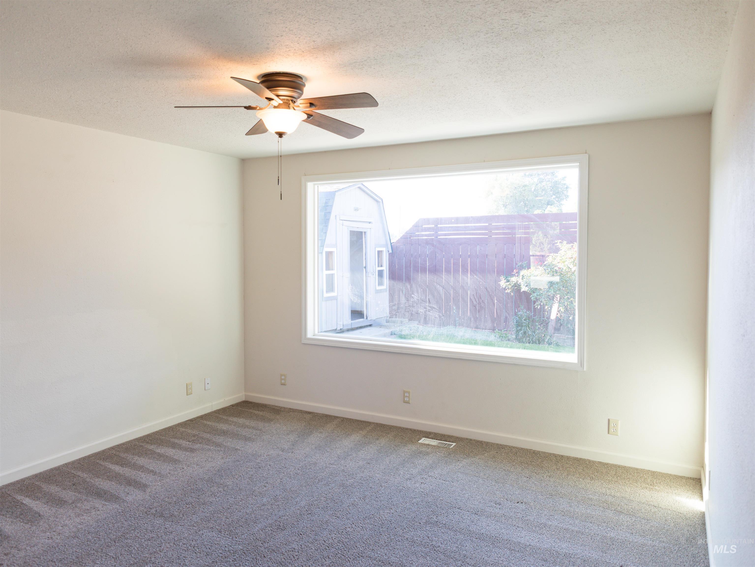 2556 Sw 2nd Avenue Property Photo 4