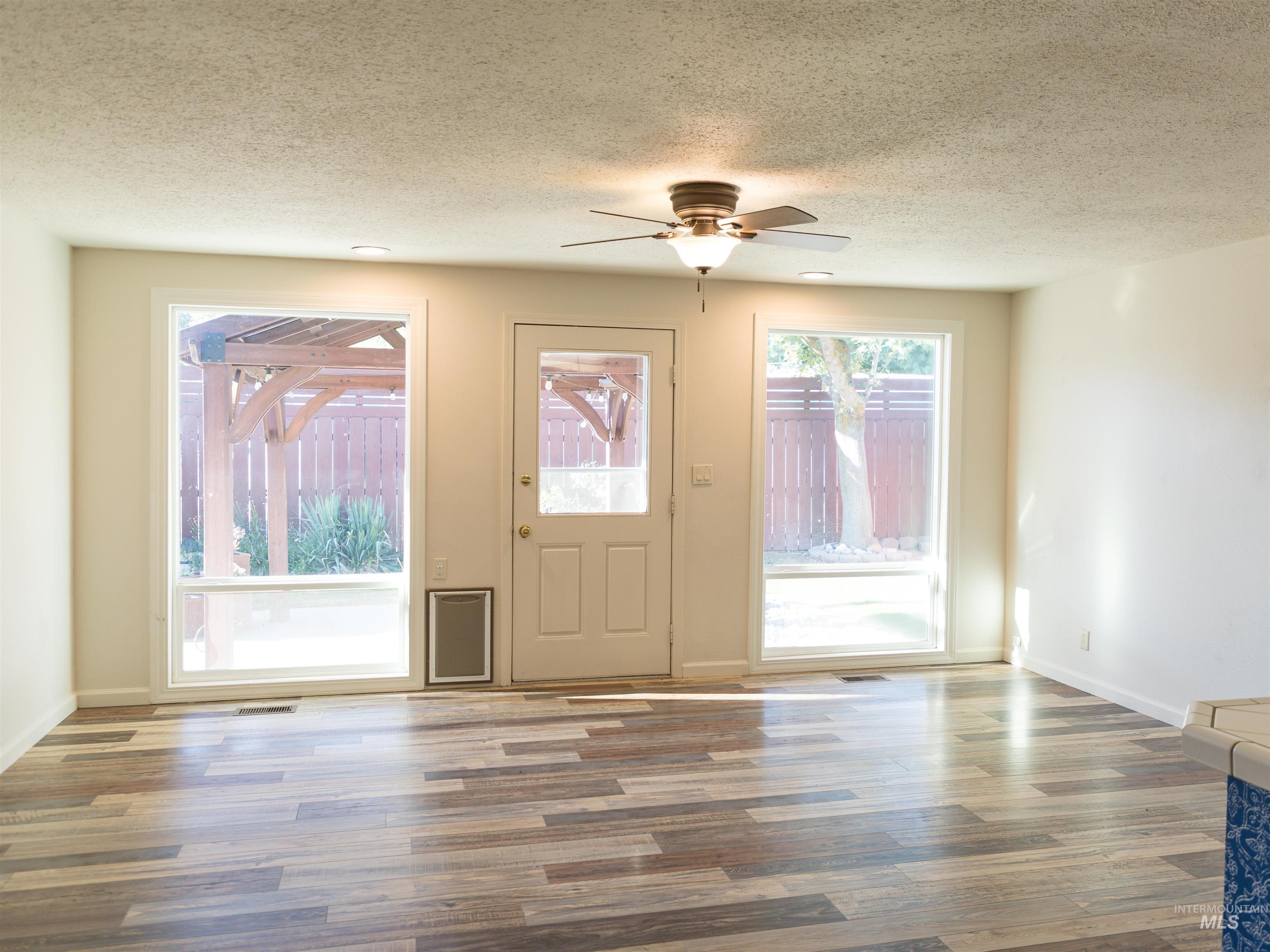 2556 Sw 2nd Avenue Property Photo 7