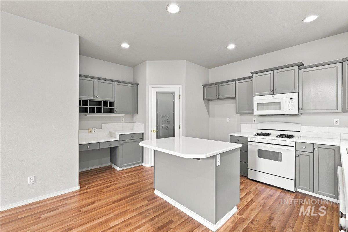 2127 S Whisper Cove Property Photo 8