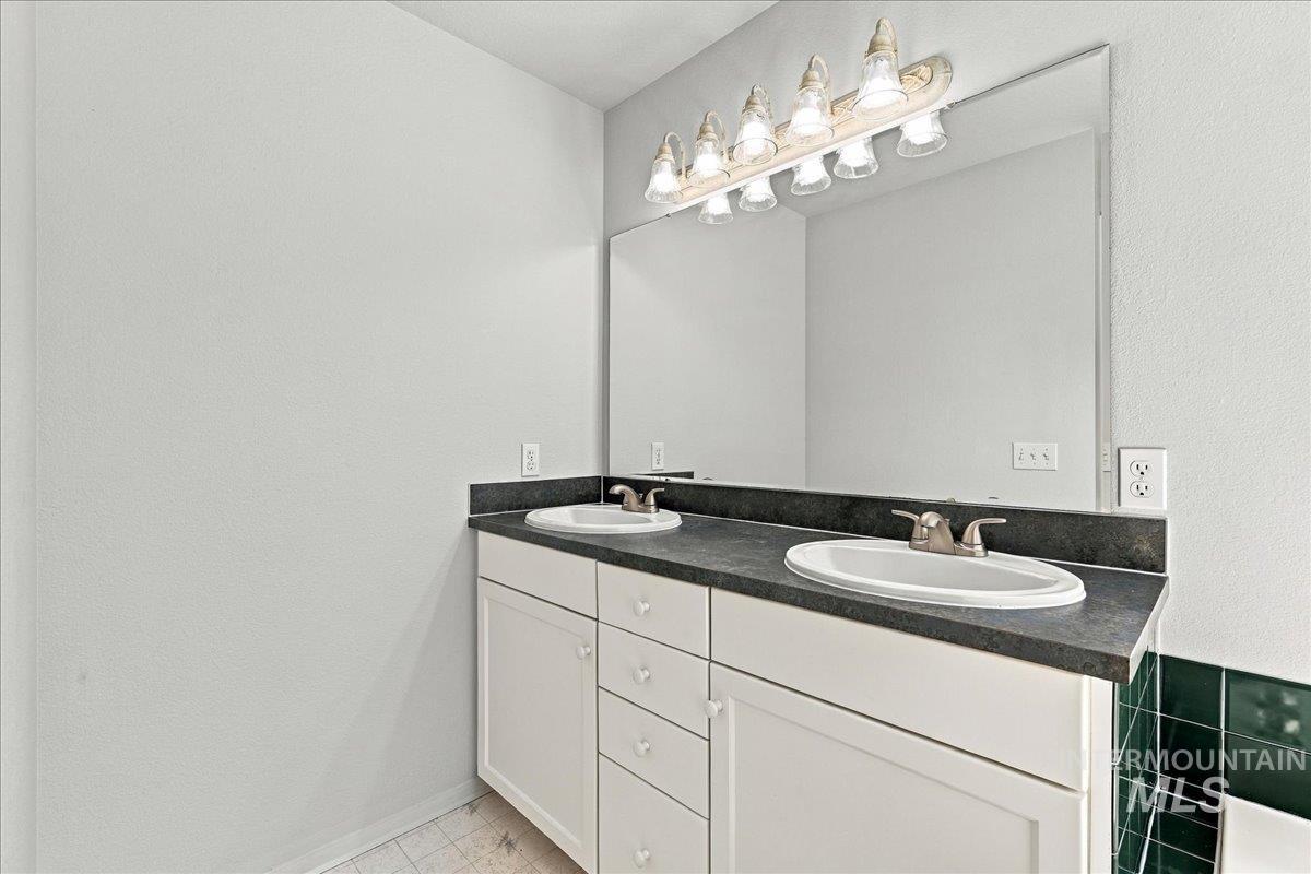 2127 S Whisper Cove Property Photo 17