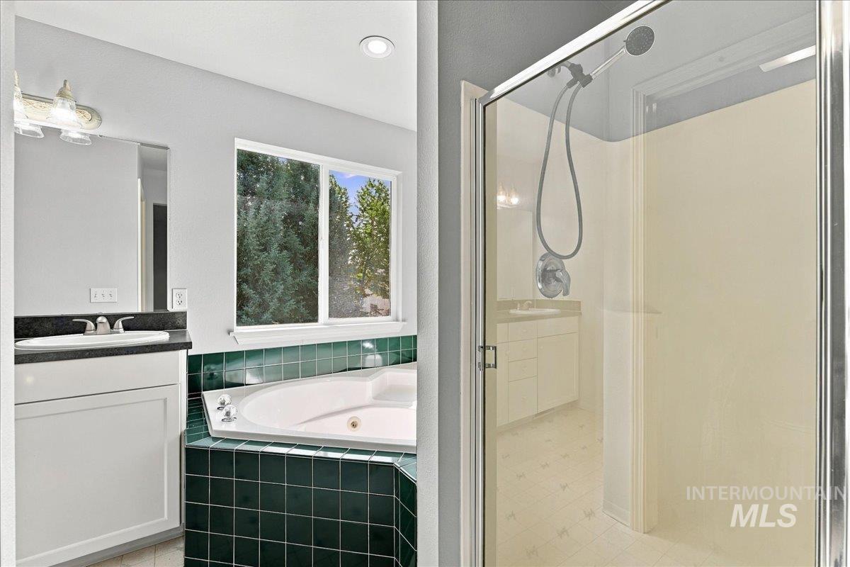 2127 S Whisper Cove Property Photo 18