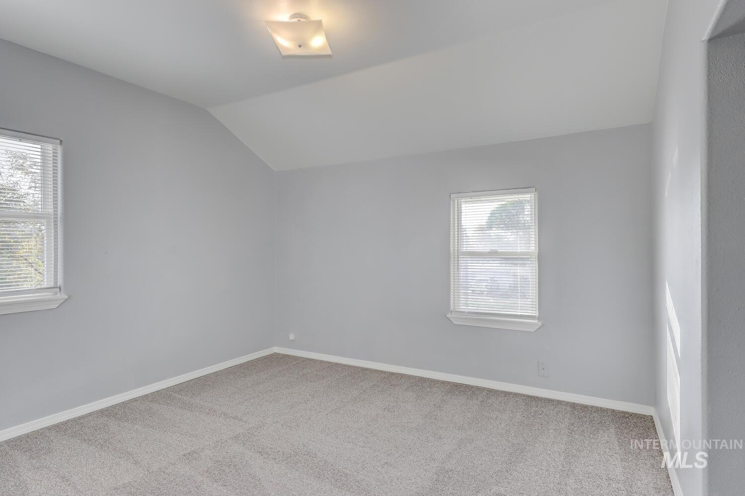 2320-2322 E Dewey Ave Property Photo 8