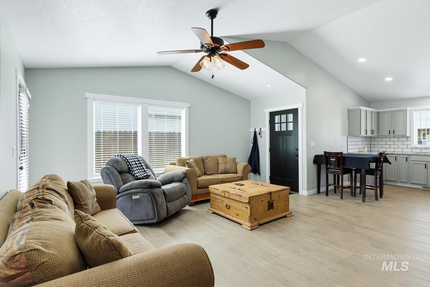5221 Lockwood Property Photo 4
