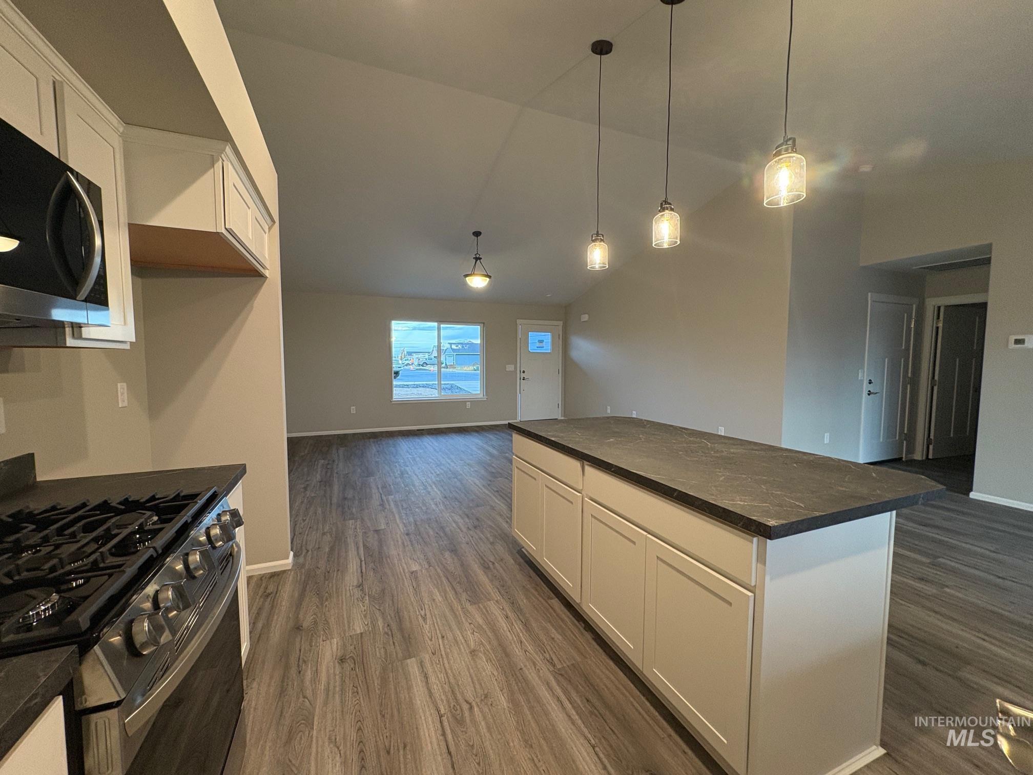 1756 Painted Rock Court Property Photo 4