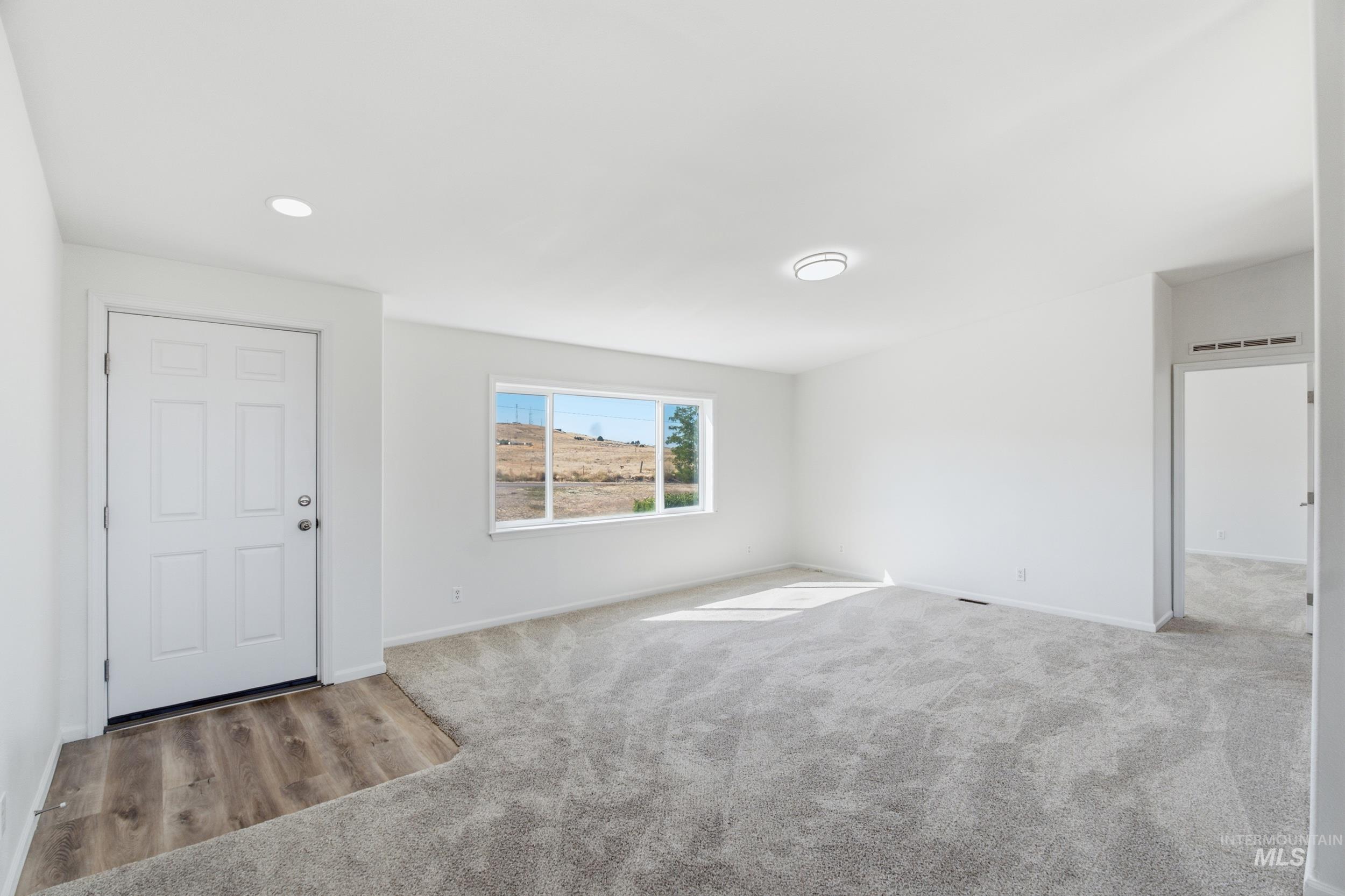 3095 Center Ave Property Photo 14