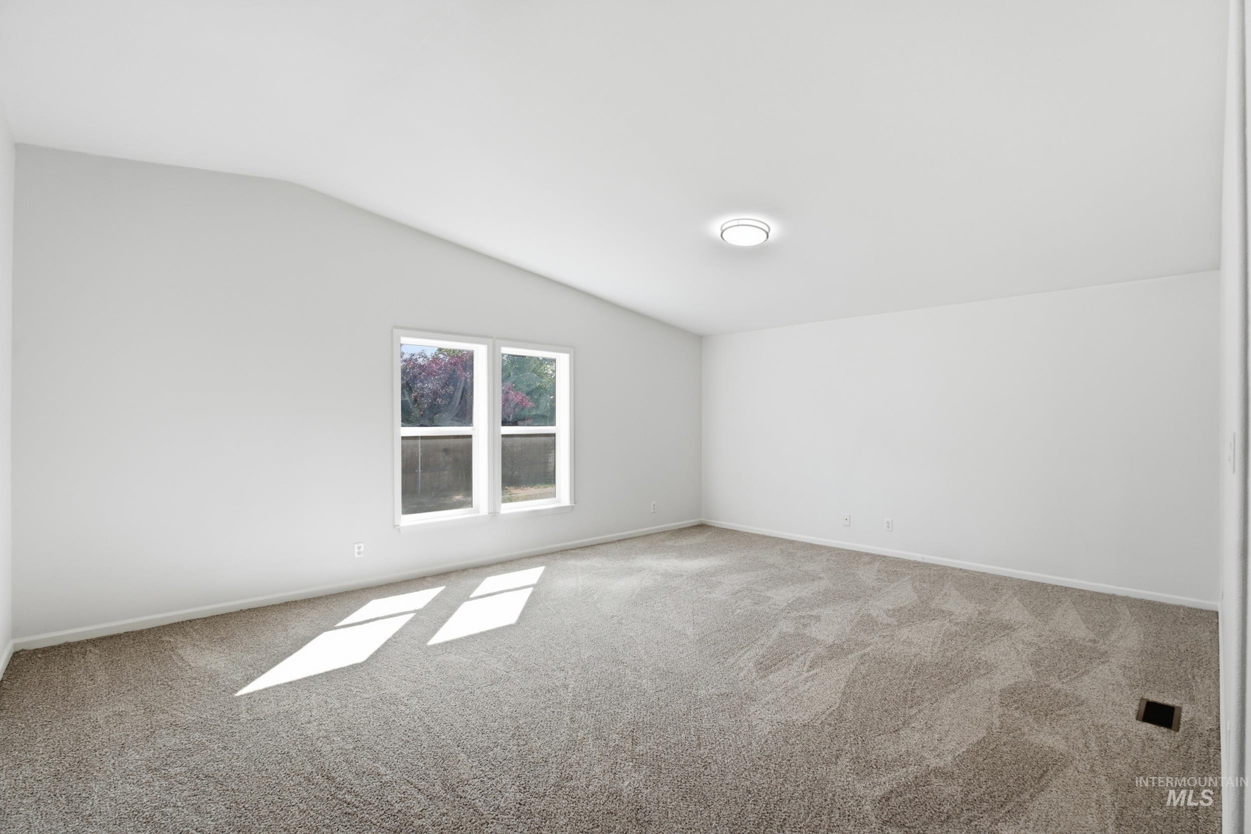 3095 Center Ave Property Photo 26
