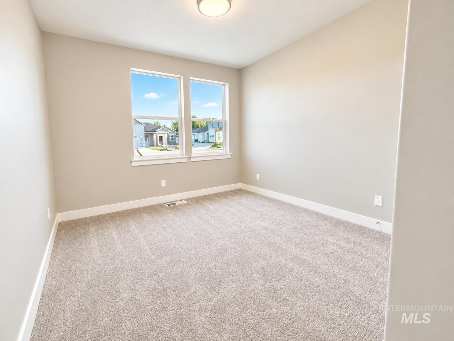 1054 W Afton Pl Property Photo 18