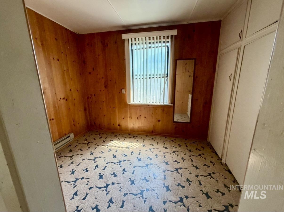 2454 Riverside Drive Property Photo 11