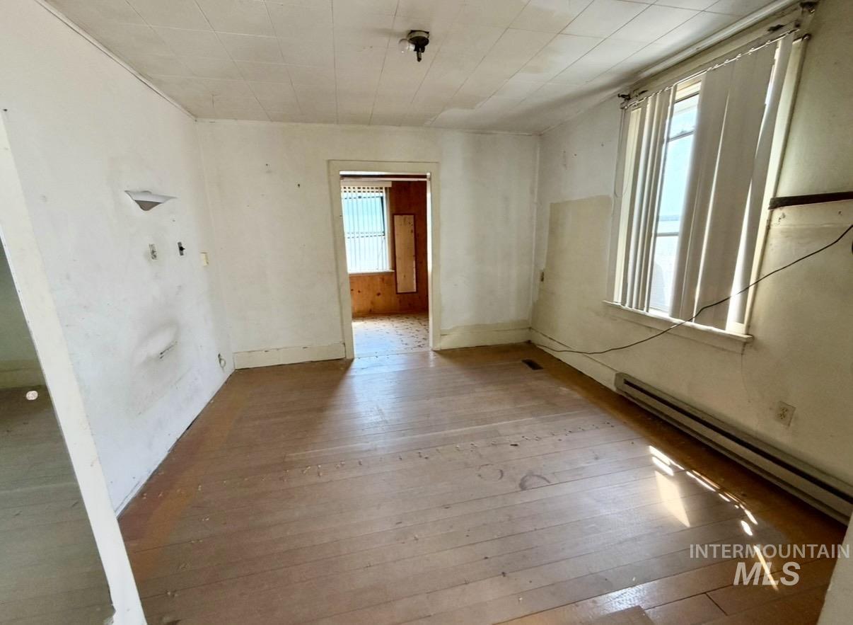 2454 Riverside Drive Property Photo 19