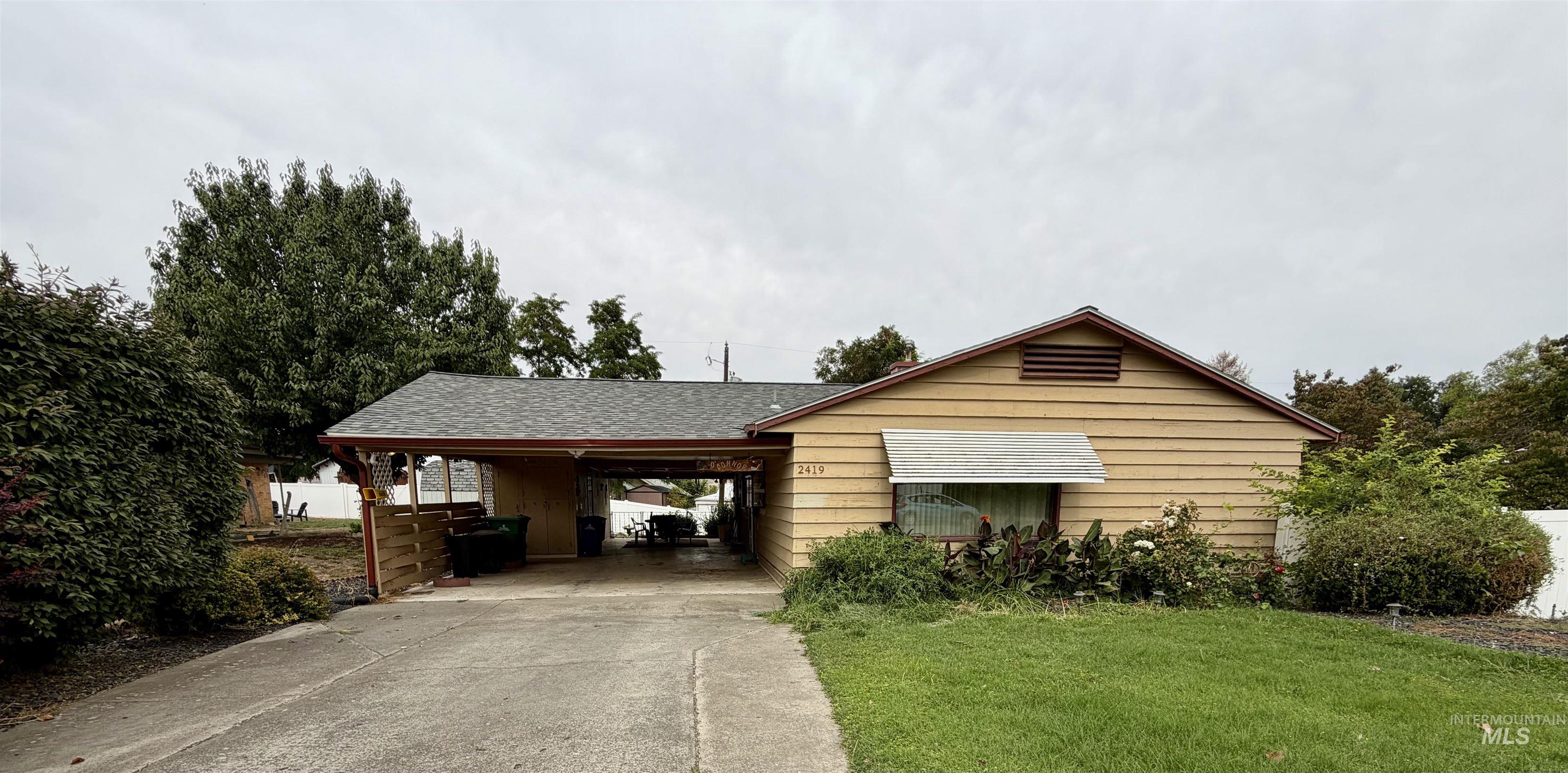 2419 9th Ave Property Photo 1