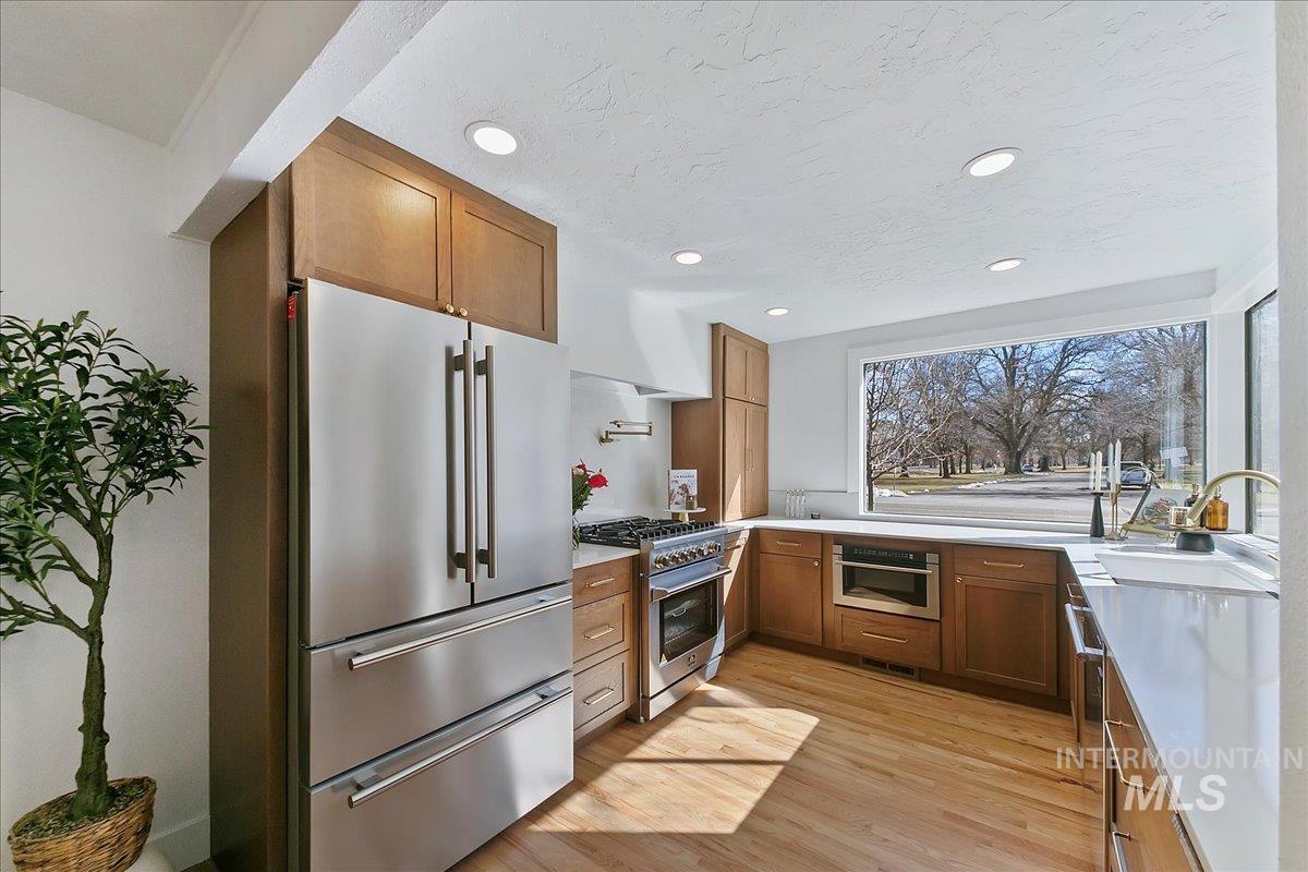 459 S Walnut St Property Photo 7