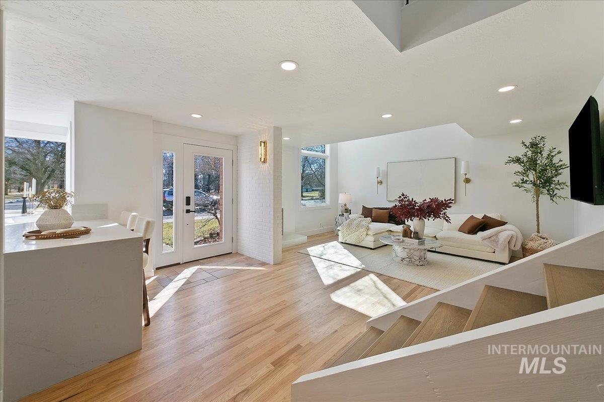 459 S Walnut St Property Photo 14