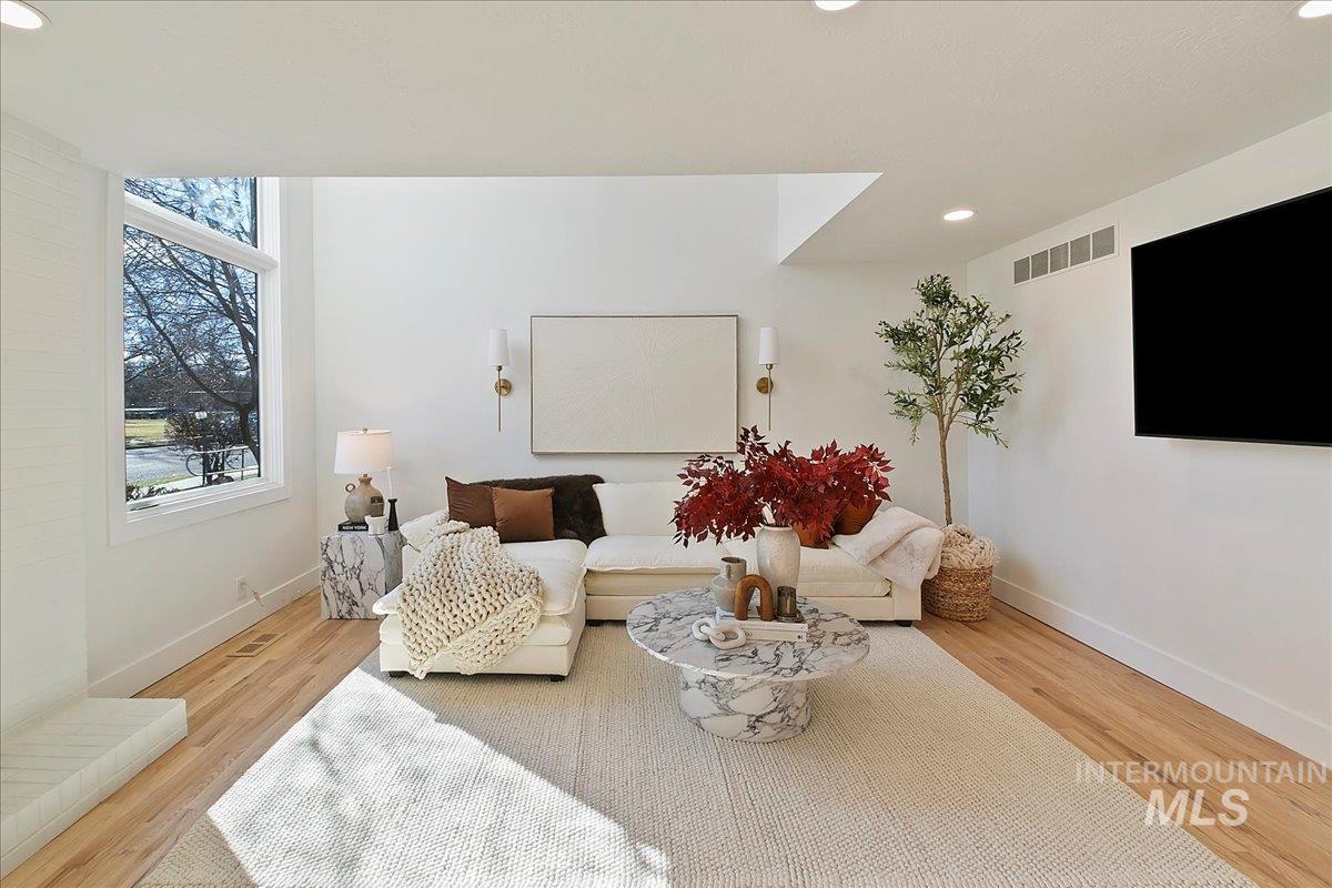 459 S Walnut St Property Photo 15