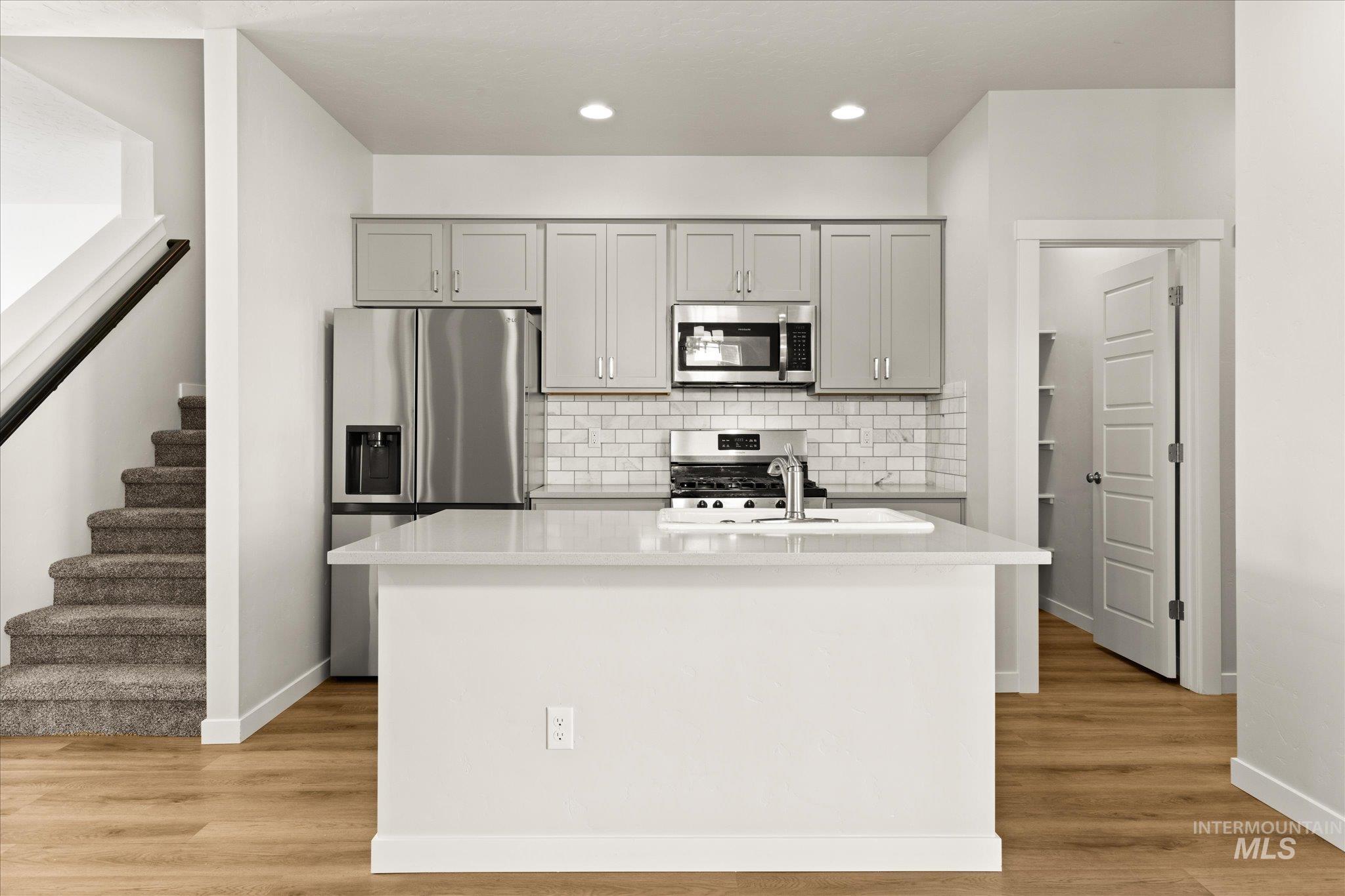 1109 N World Cup Ln Property Photo 10