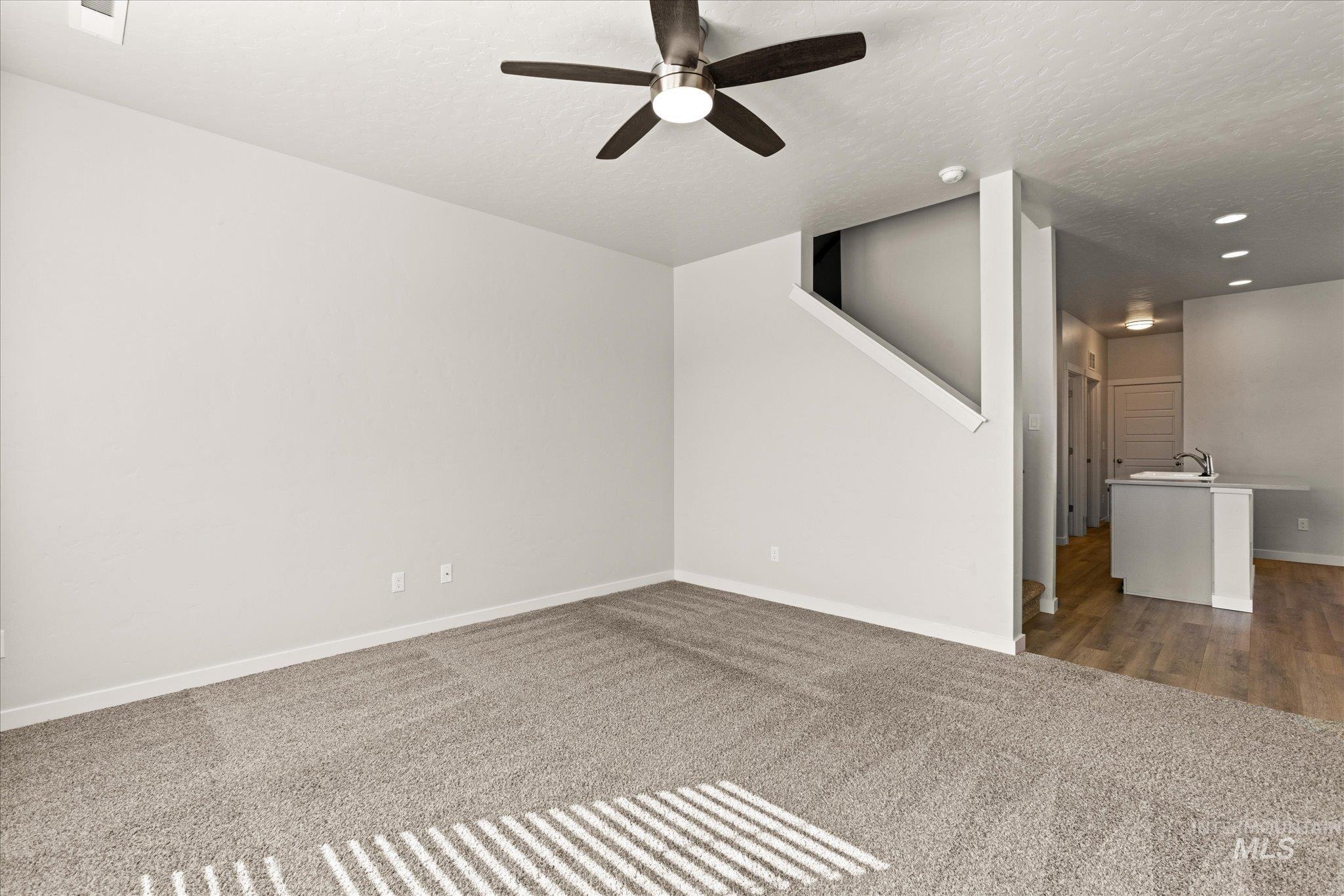1109 N World Cup Ln Property Photo 22