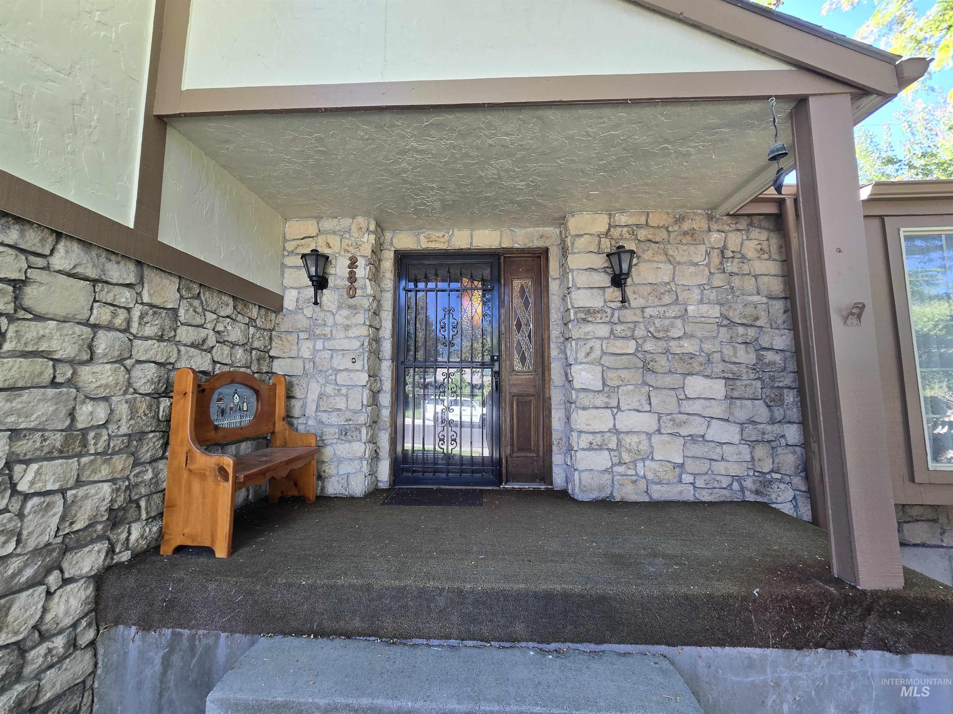 280 Meadows Lane Property Photo 6