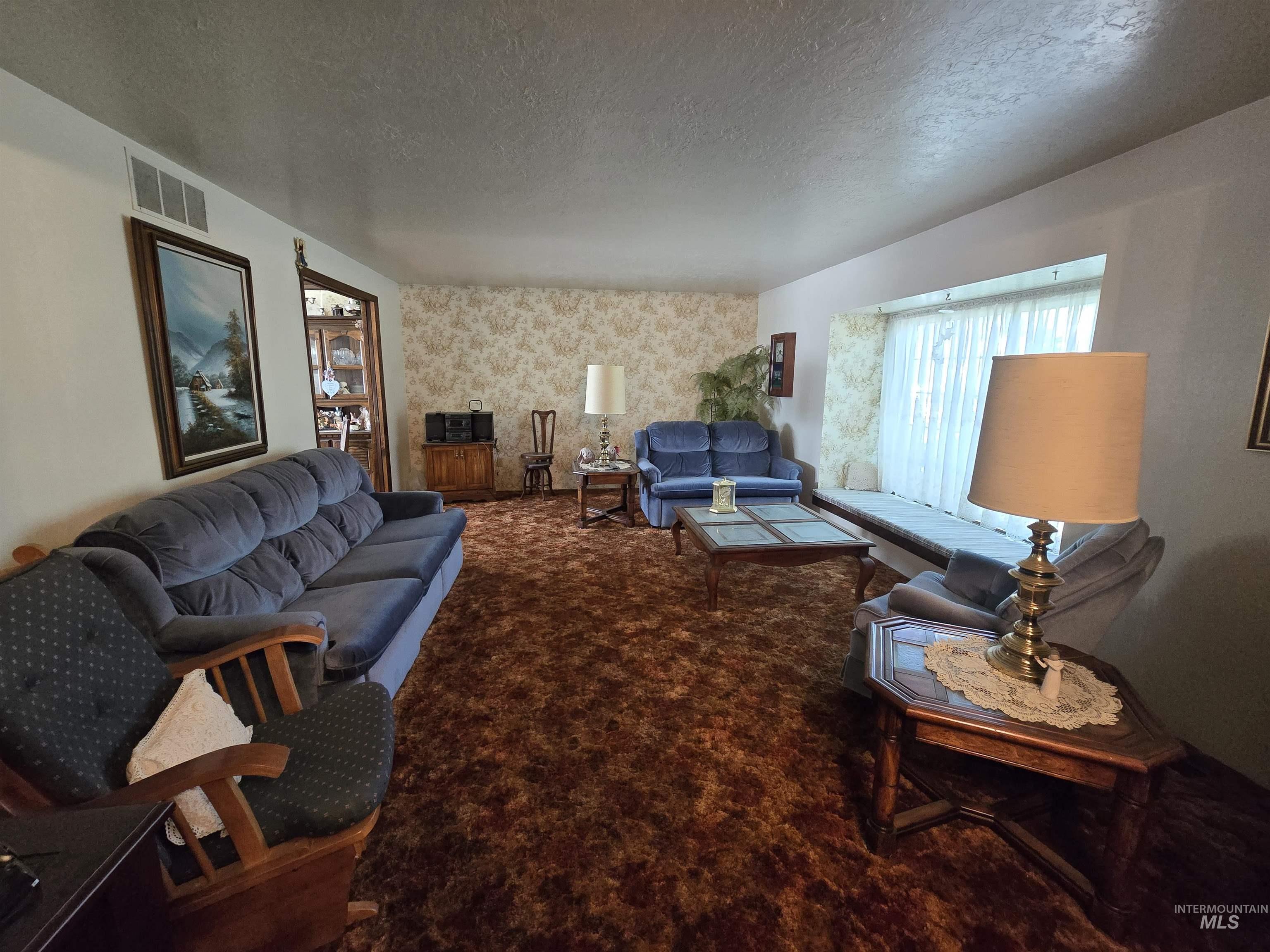 280 Meadows Lane Property Photo 8