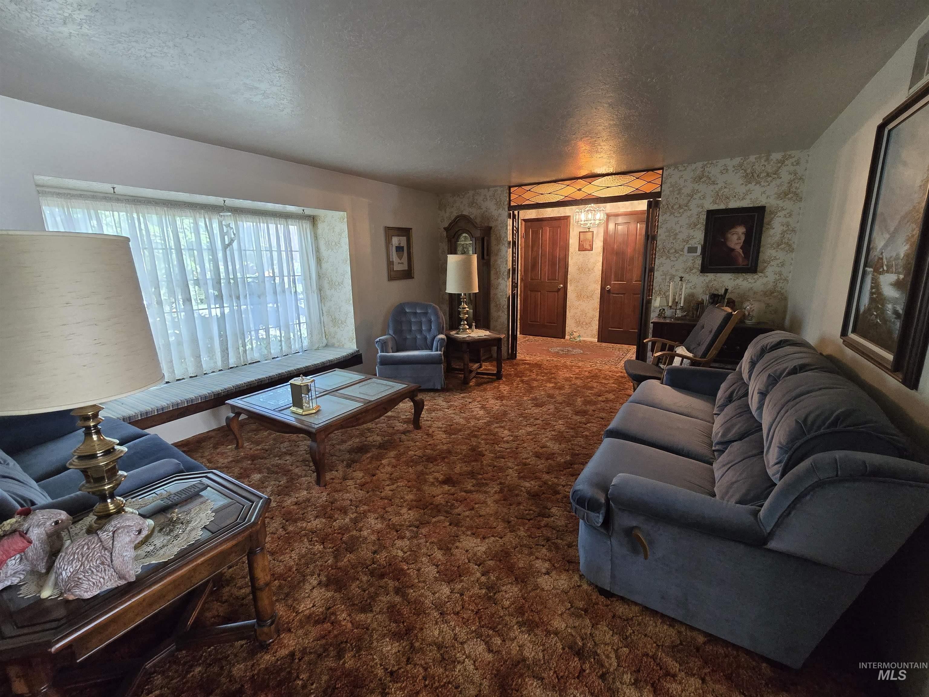 280 Meadows Lane Property Photo 9