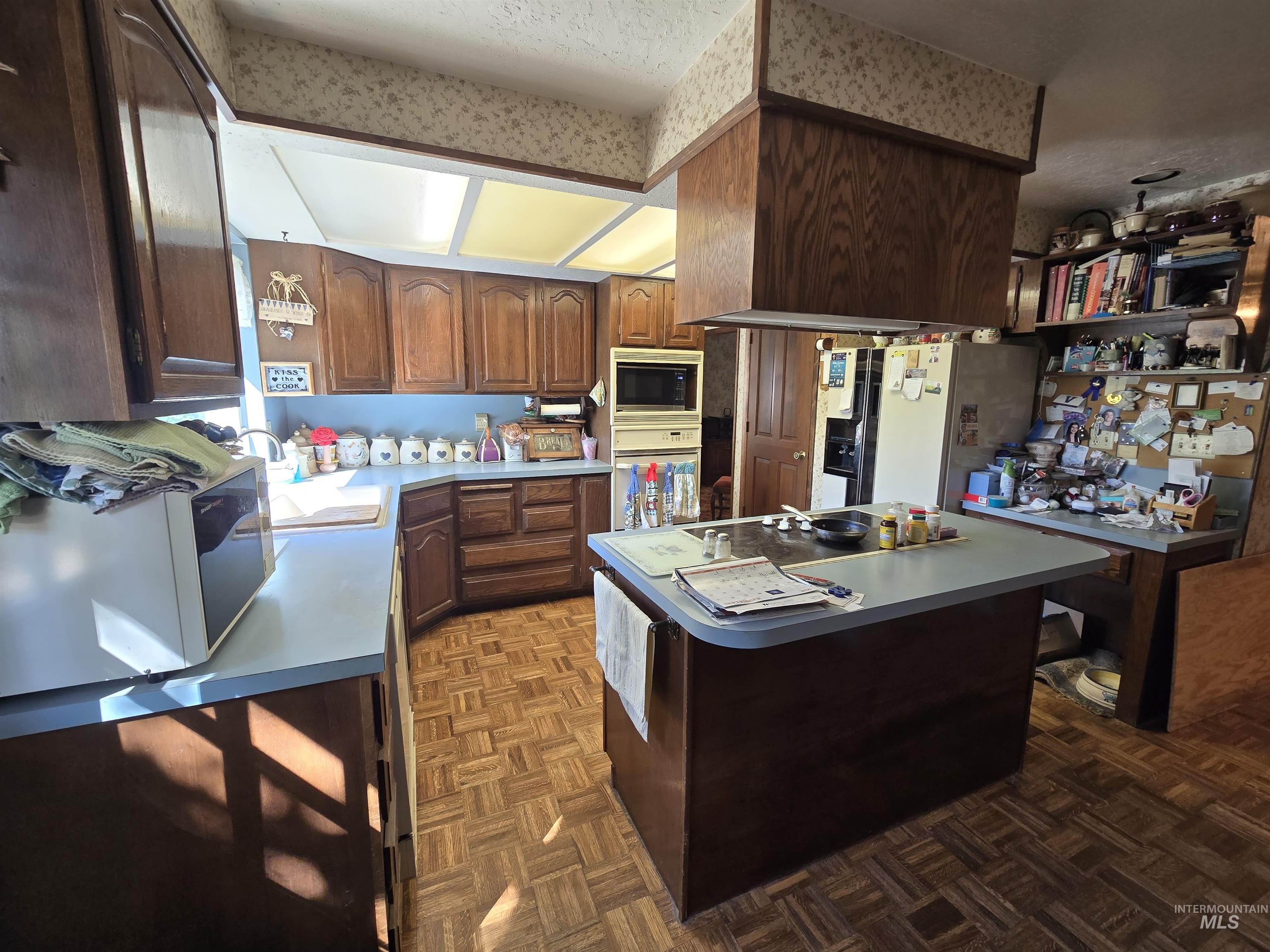 280 Meadows Lane Property Photo 14