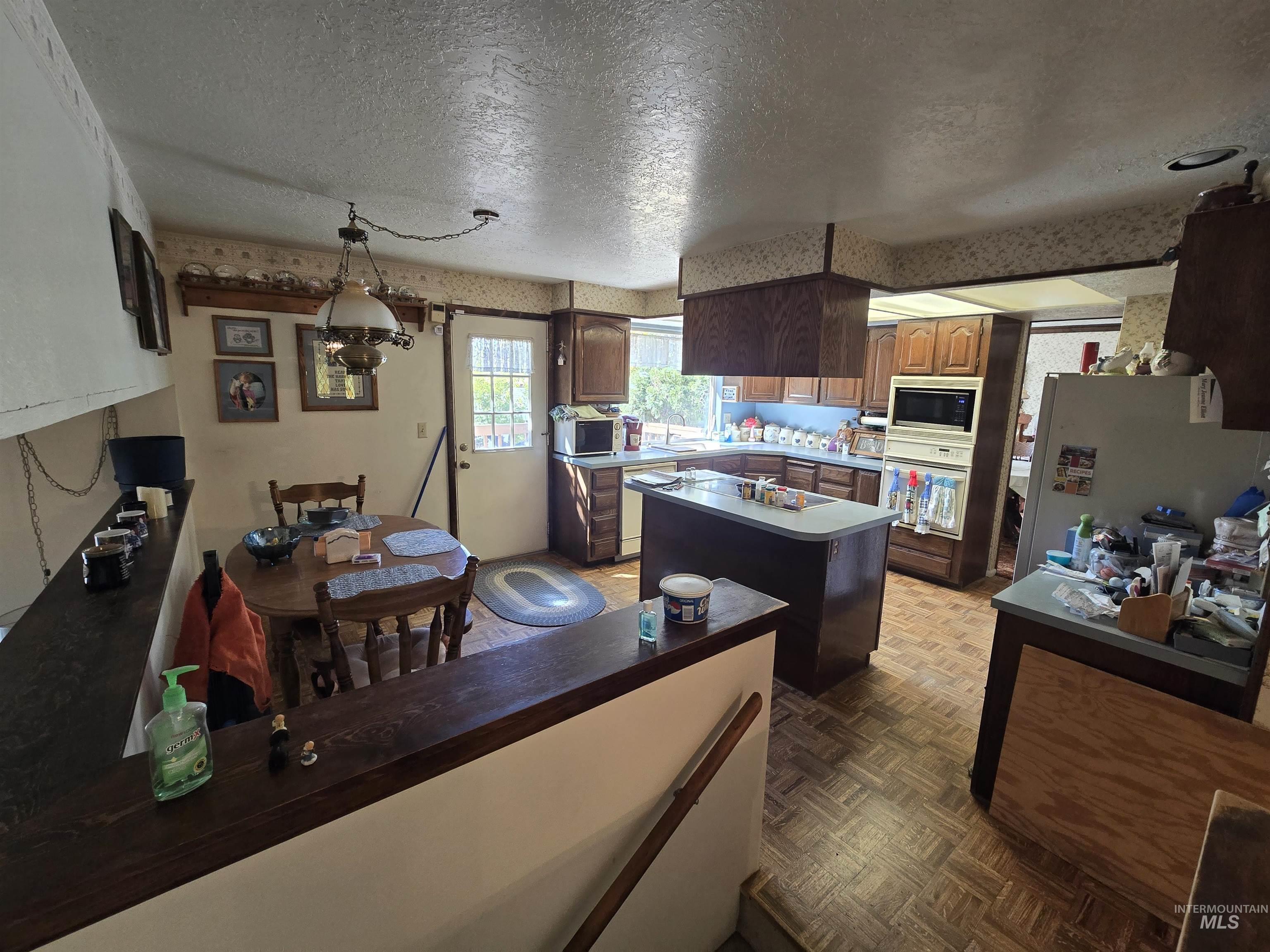 280 Meadows Lane Property Photo 15