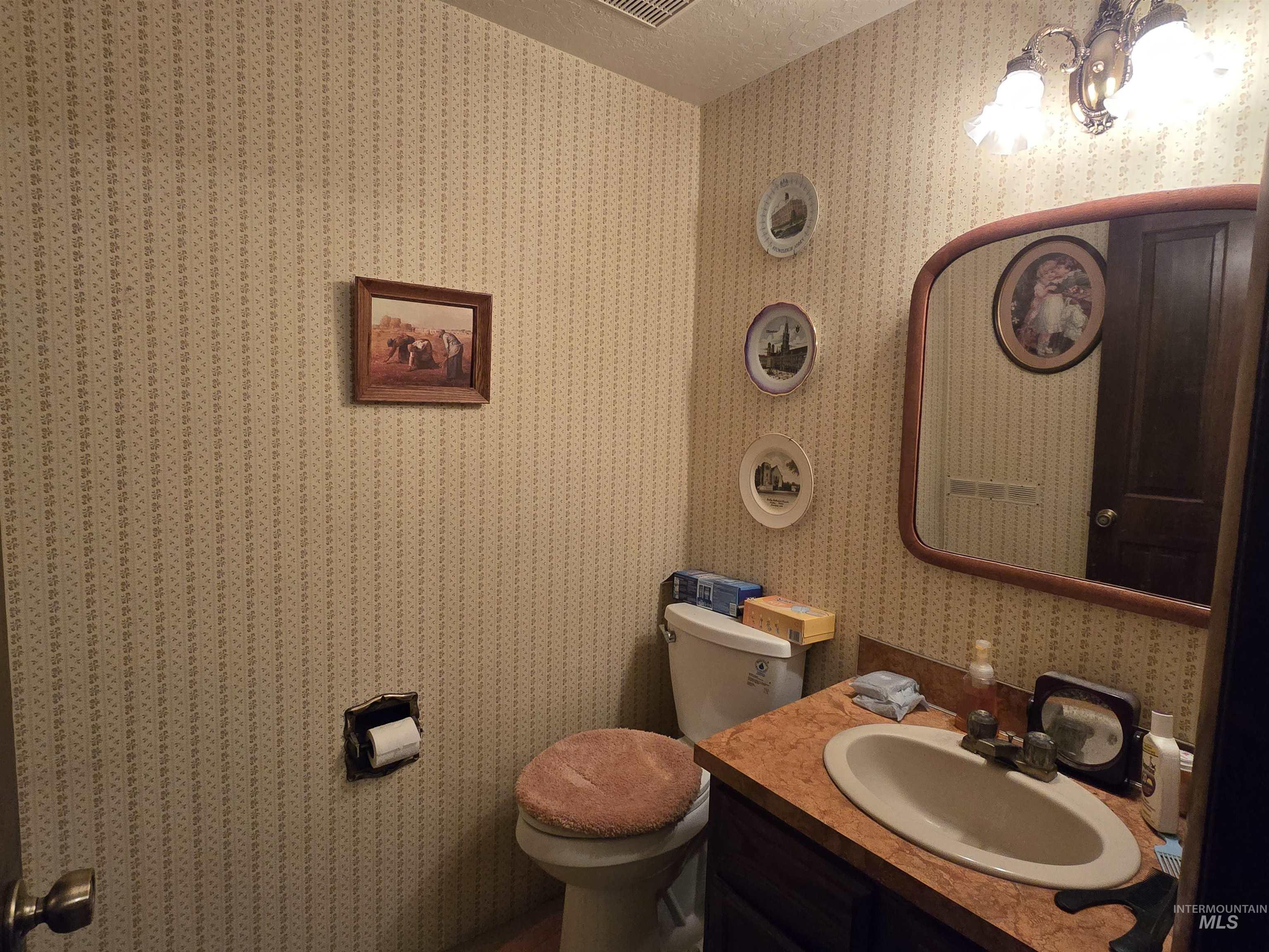 280 Meadows Lane Property Photo 21