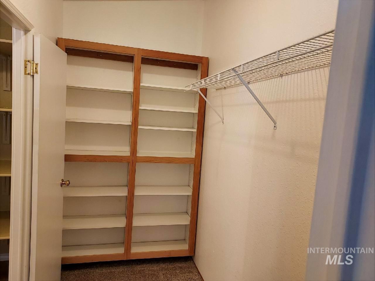 319 2nd Street Property Photo 6