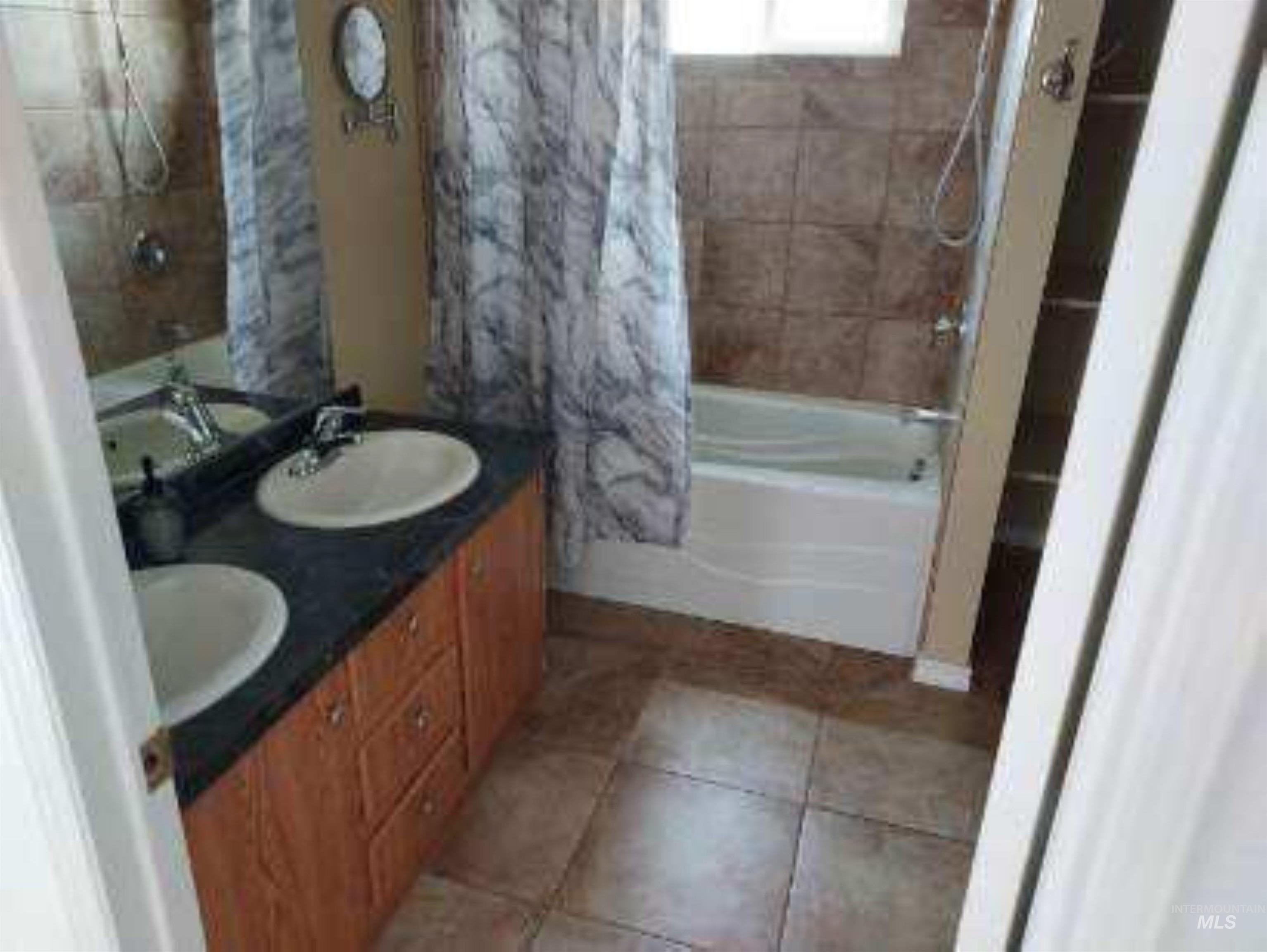 319 2nd Street Property Photo 7