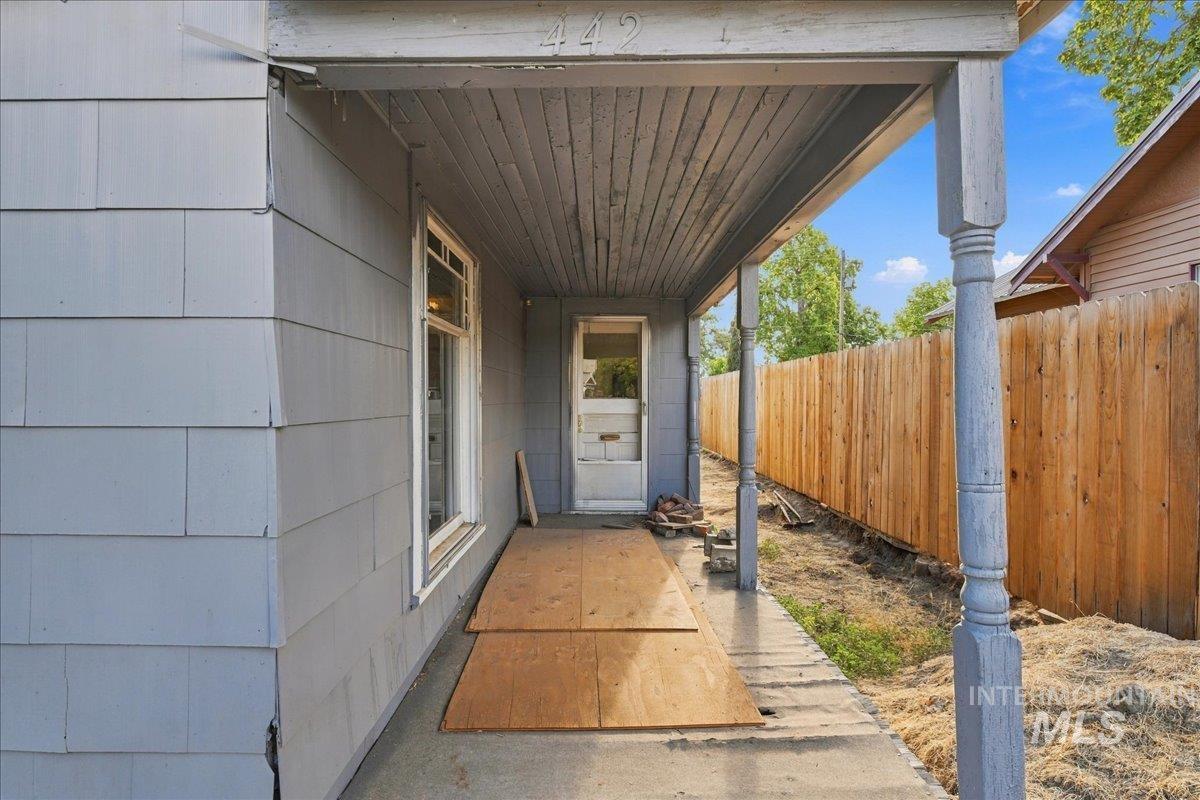 442 N 6th St Property Photo 2