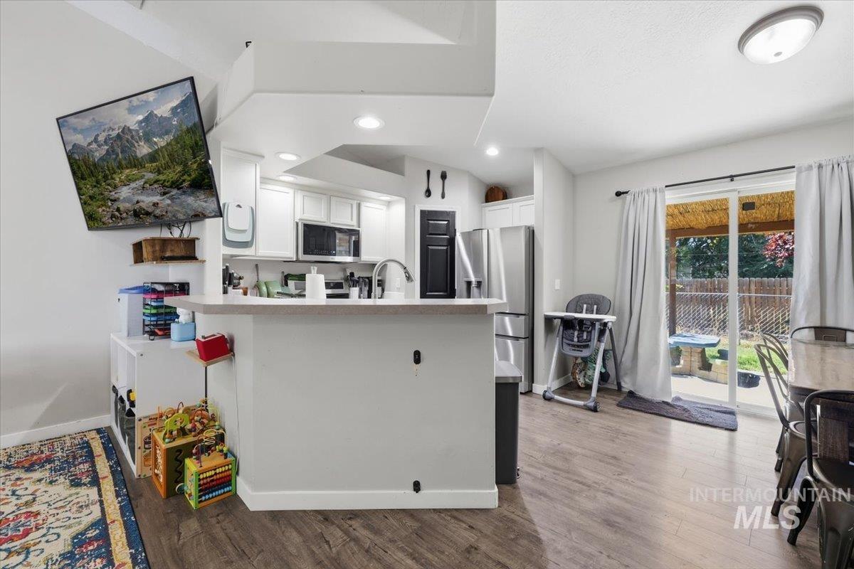 5302 Weston Ave. Property Photo 5