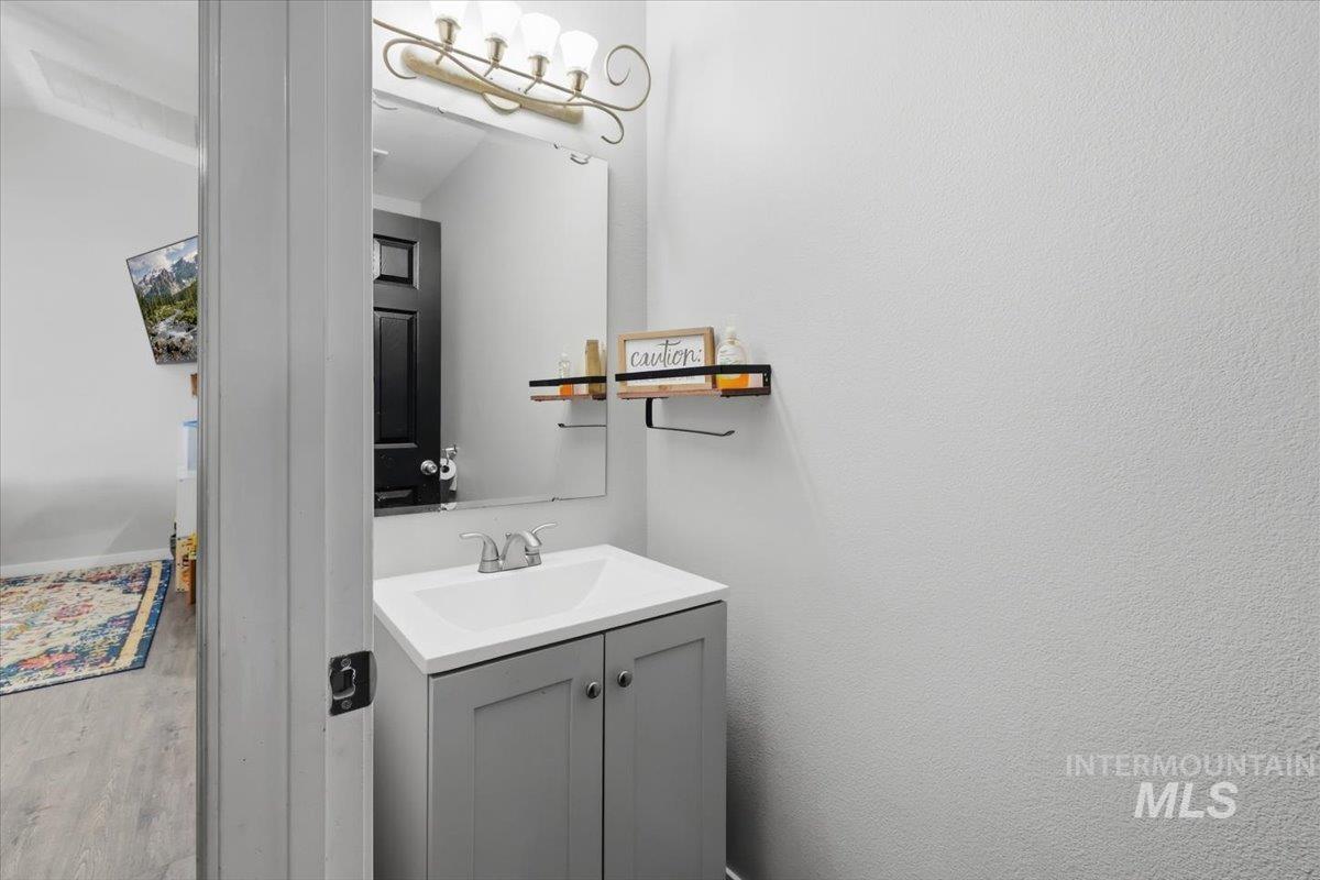 5302 Weston Ave. Property Photo 11