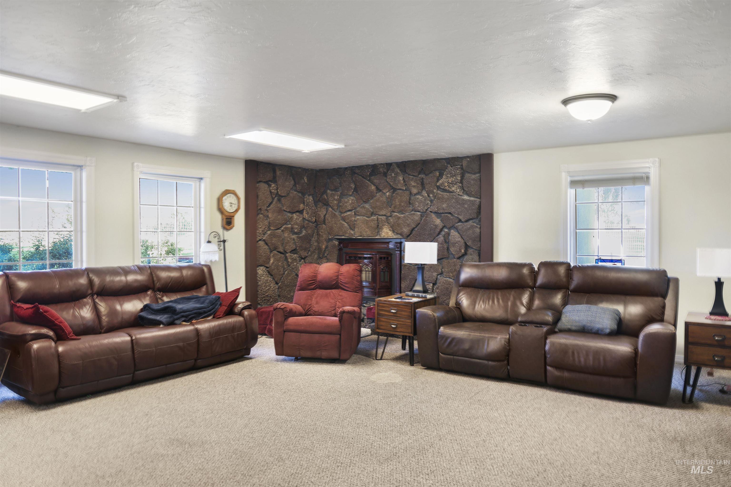 374 E 400 S Property Photo 21
