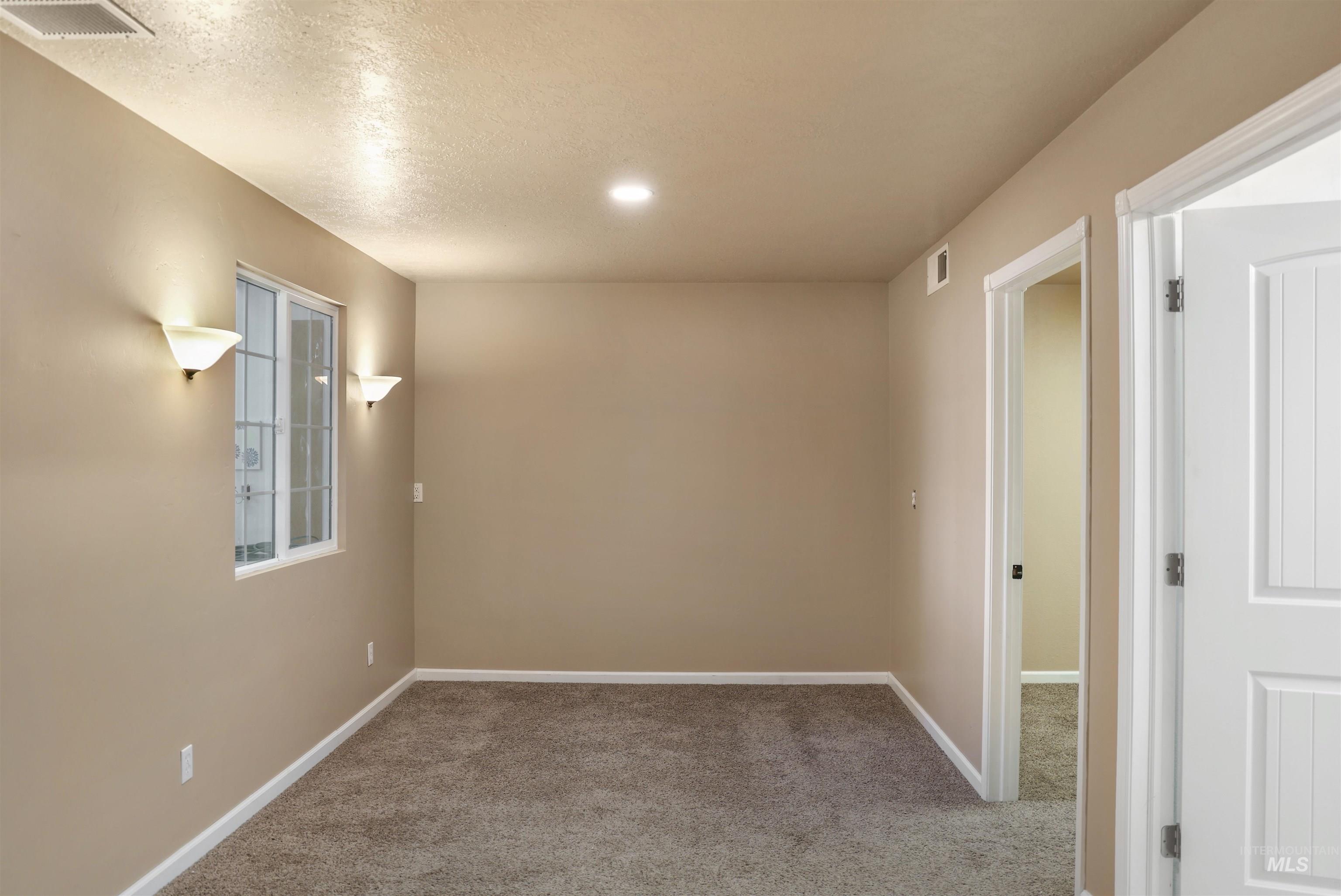 374 E 400 S Property Photo 36