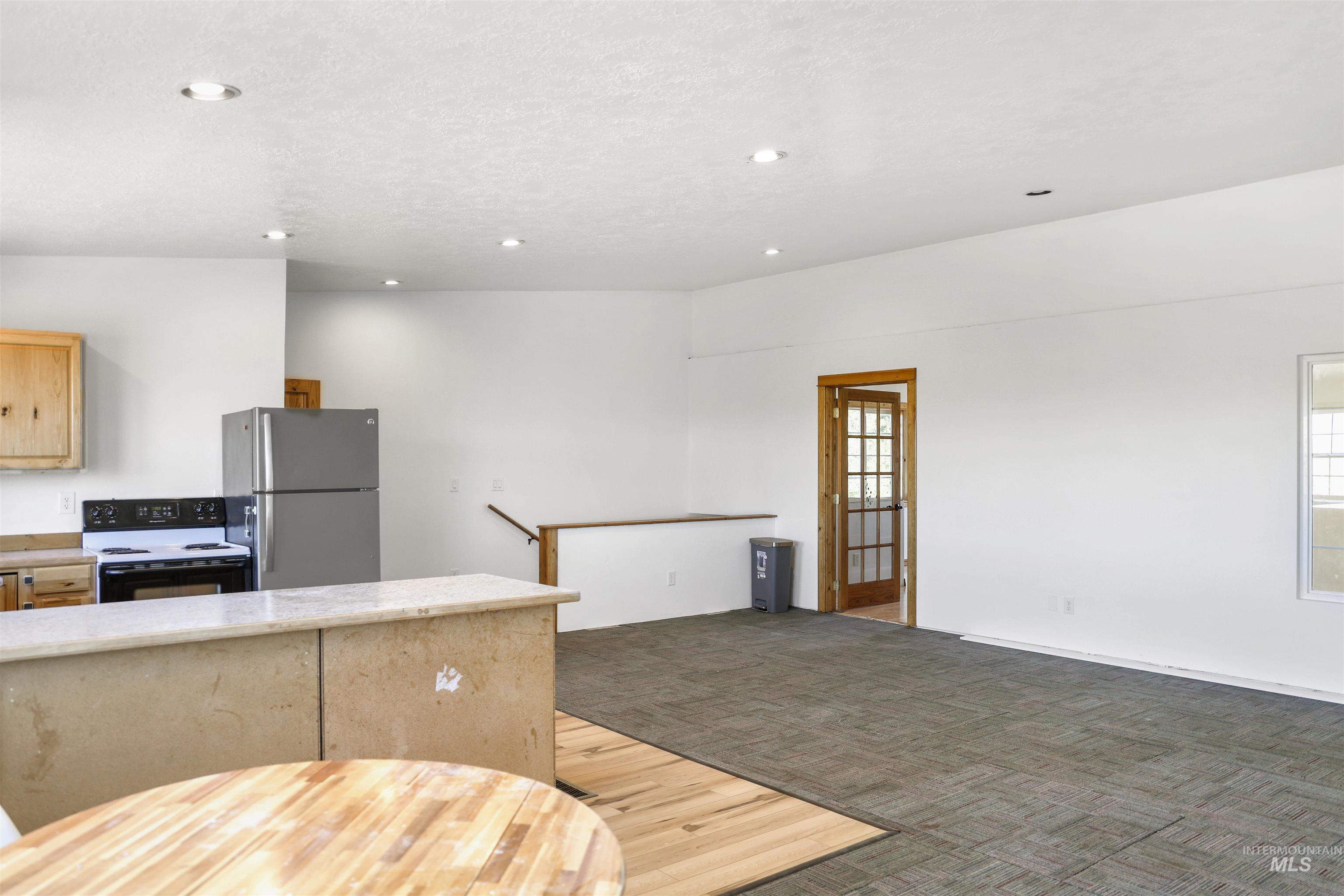 374 E 400 S Property Photo 43