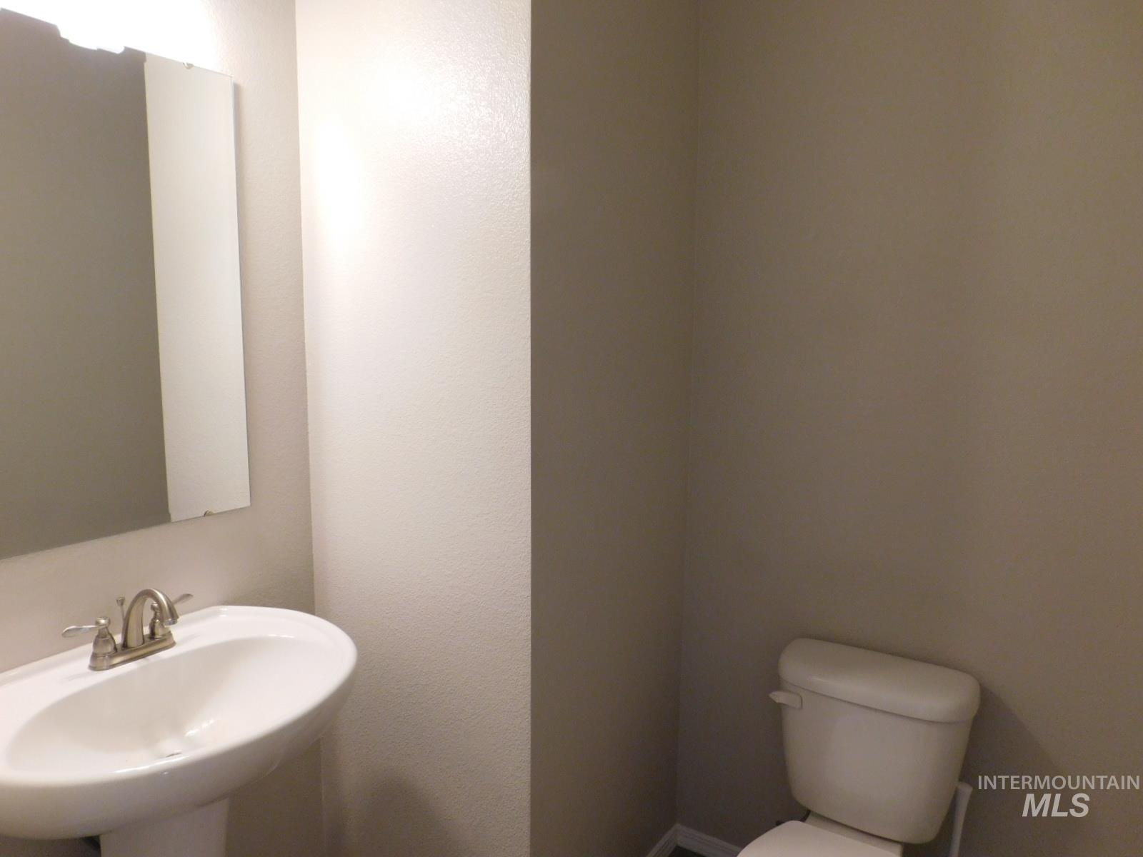 1089 E Grand Haven St Property Photo 6