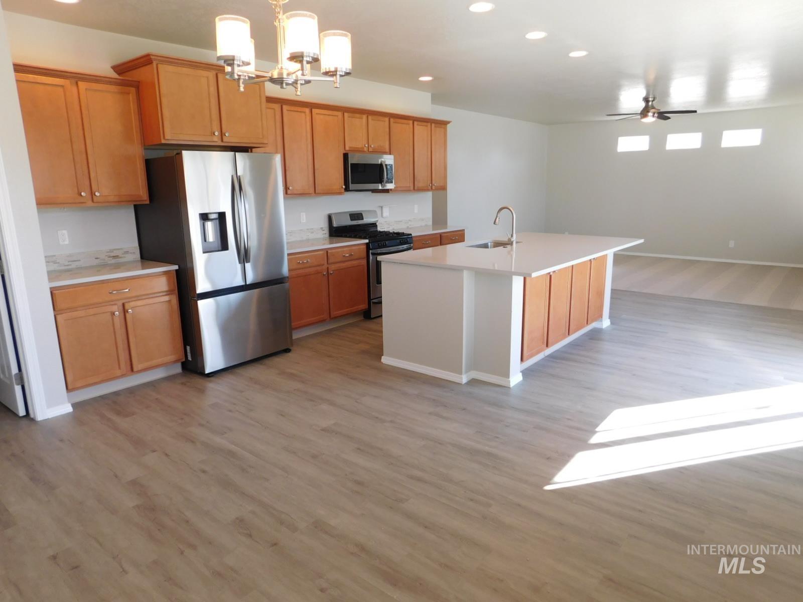 1089 E Grand Haven St Property Photo 11