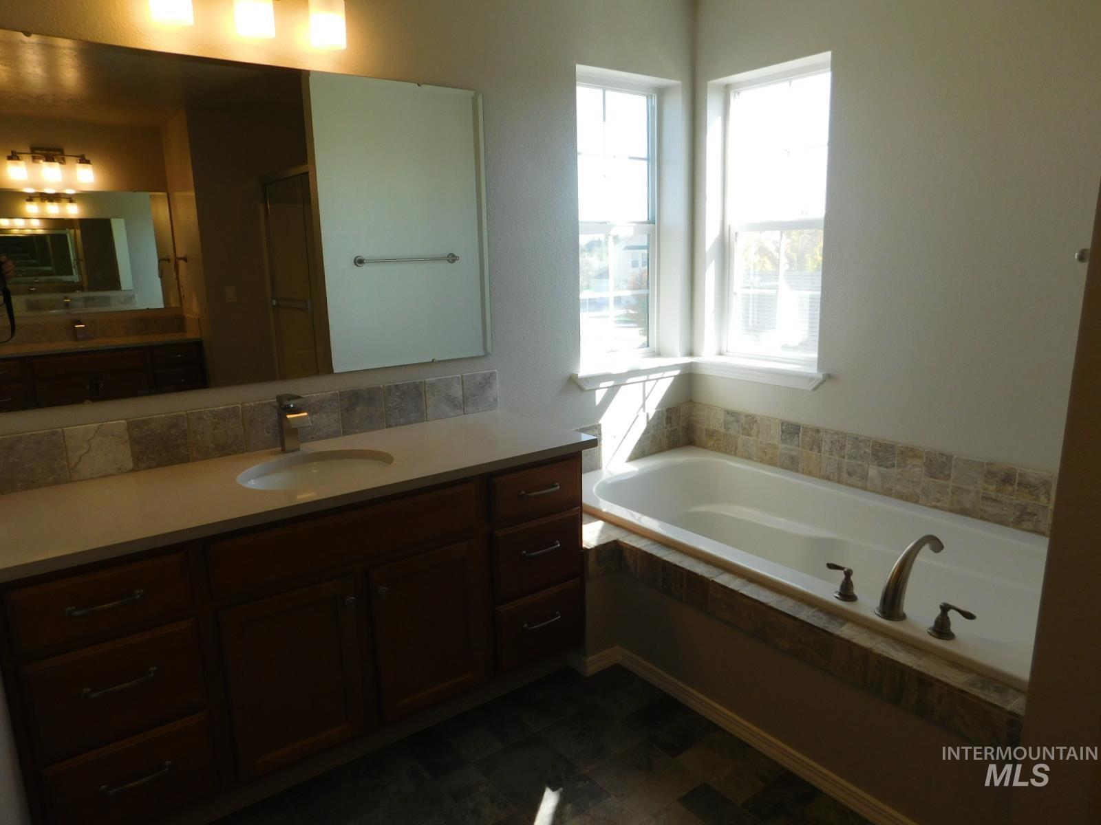 1089 E Grand Haven St Property Photo 28