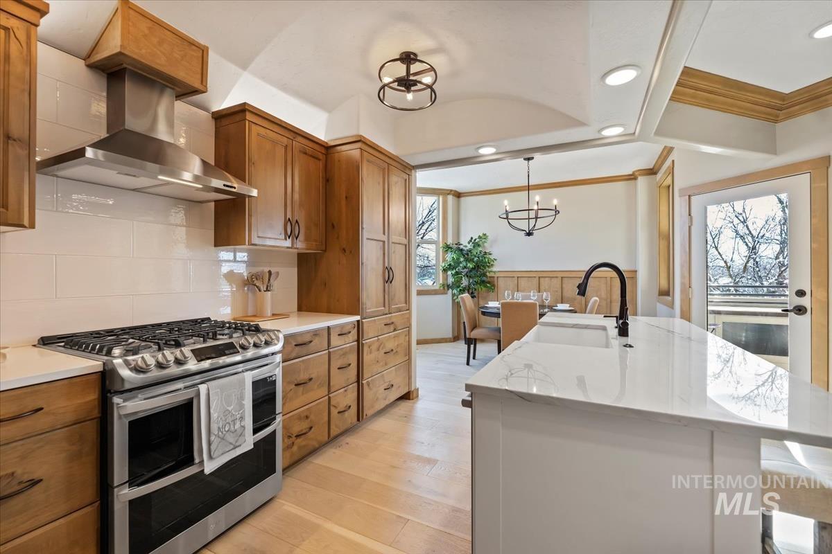79 E Aikens Street Property Photo 3