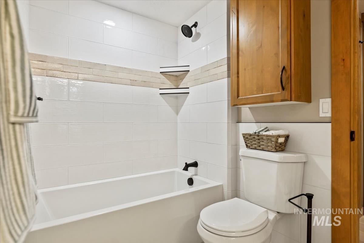 79 E Aikens Street Property Photo 16