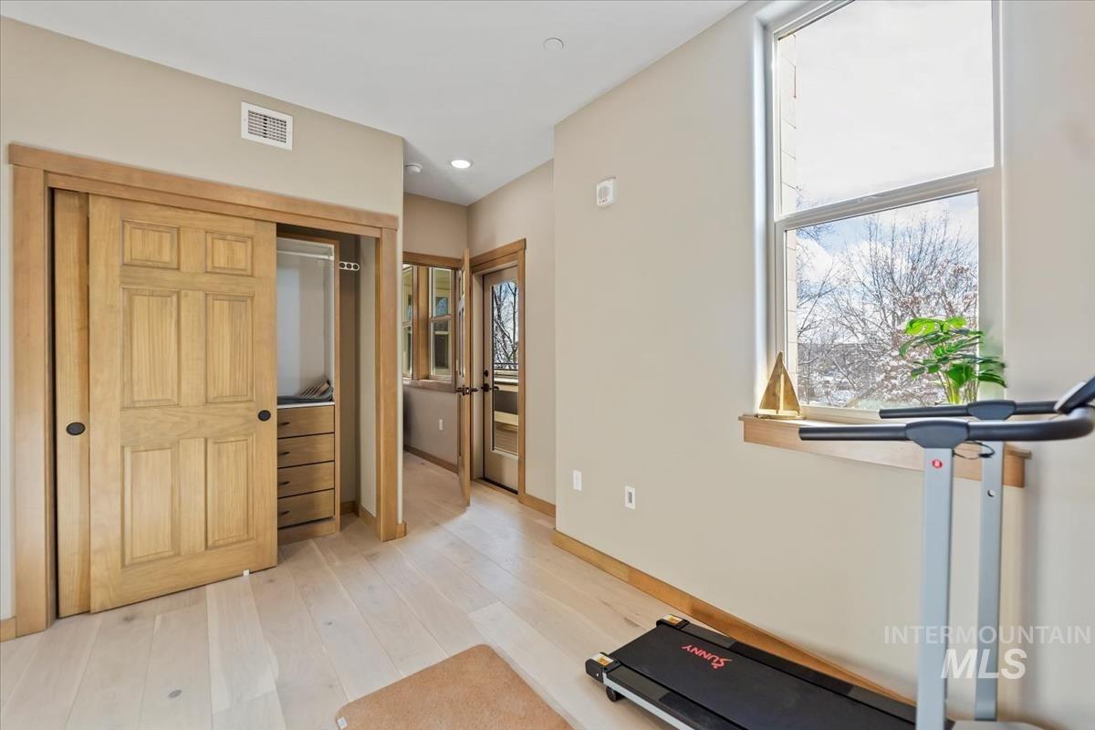 79 E Aikens Street Property Photo 18