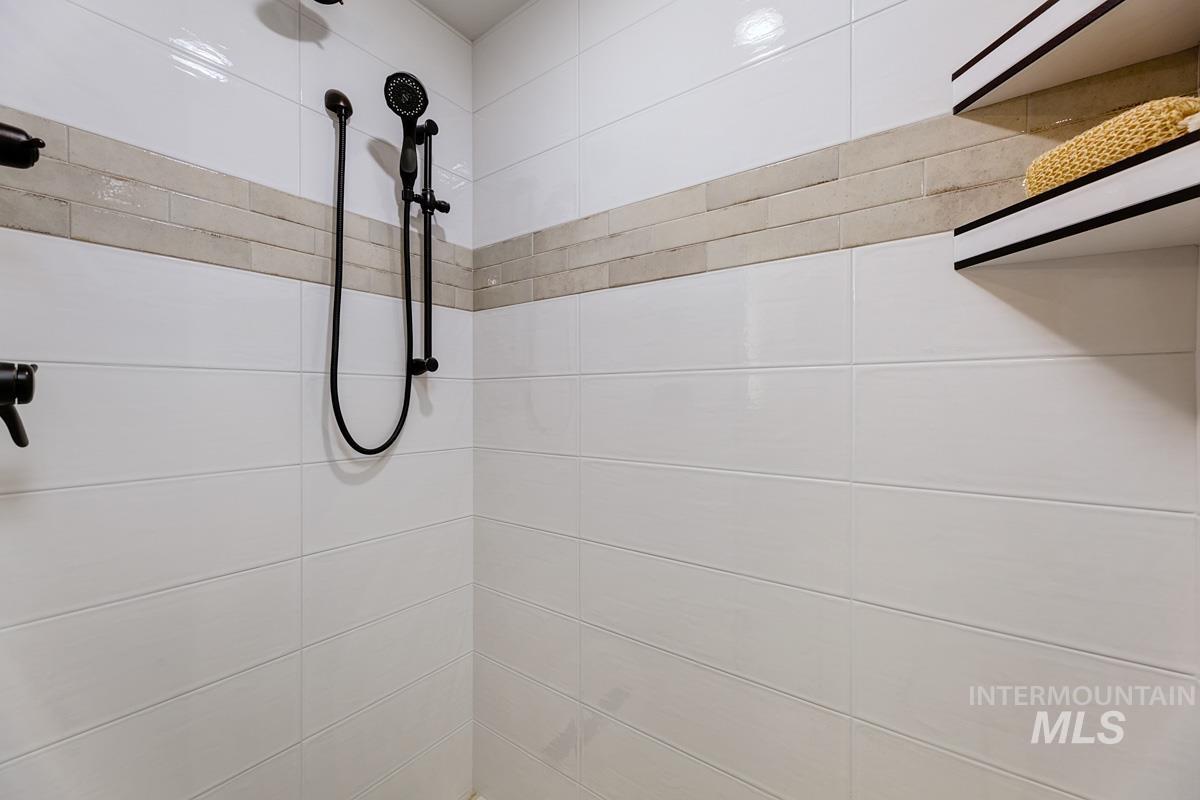 79 E Aikens Street Property Photo 29