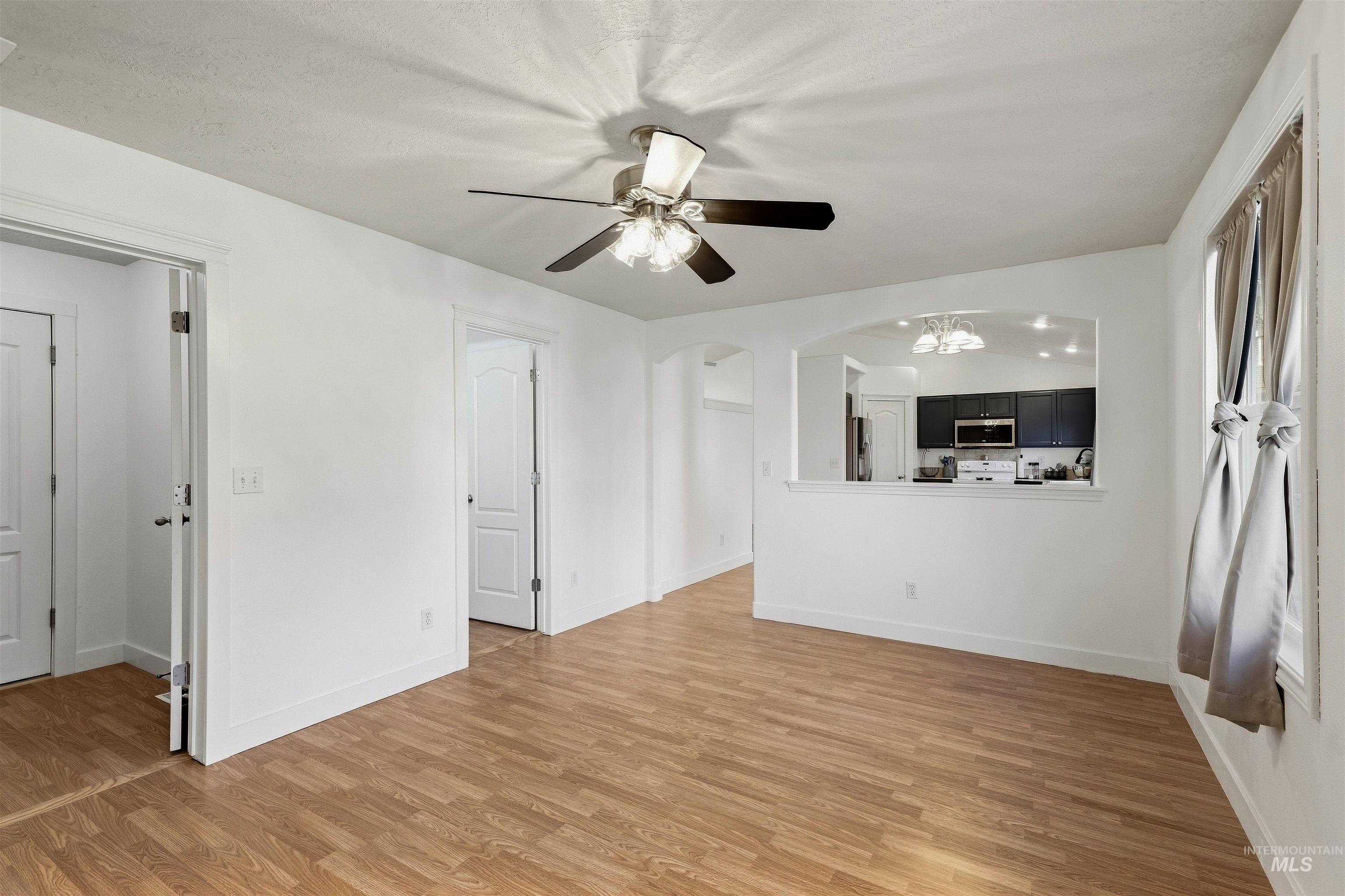 1087 S New Summer Ave Property Photo 10