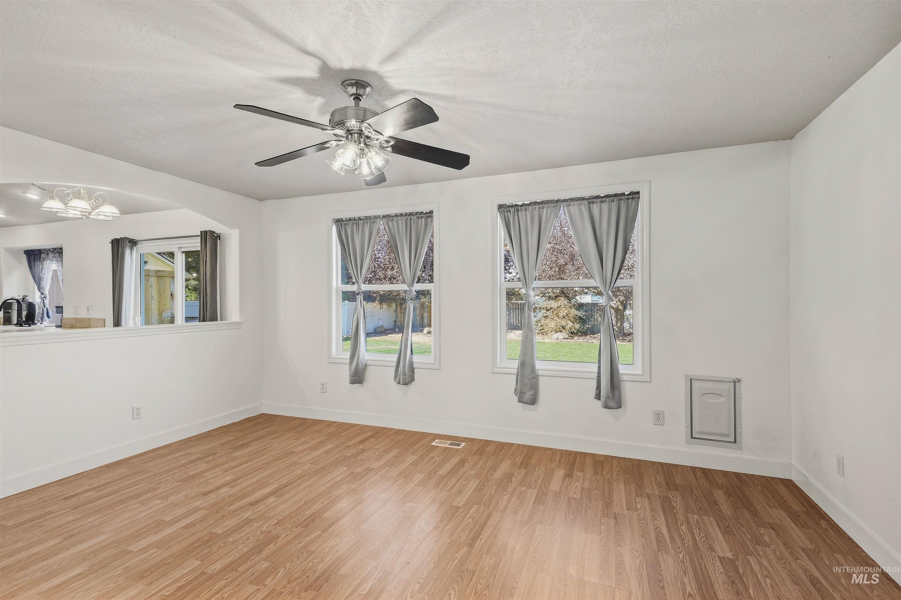 1087 S New Summer Ave Property Photo 12