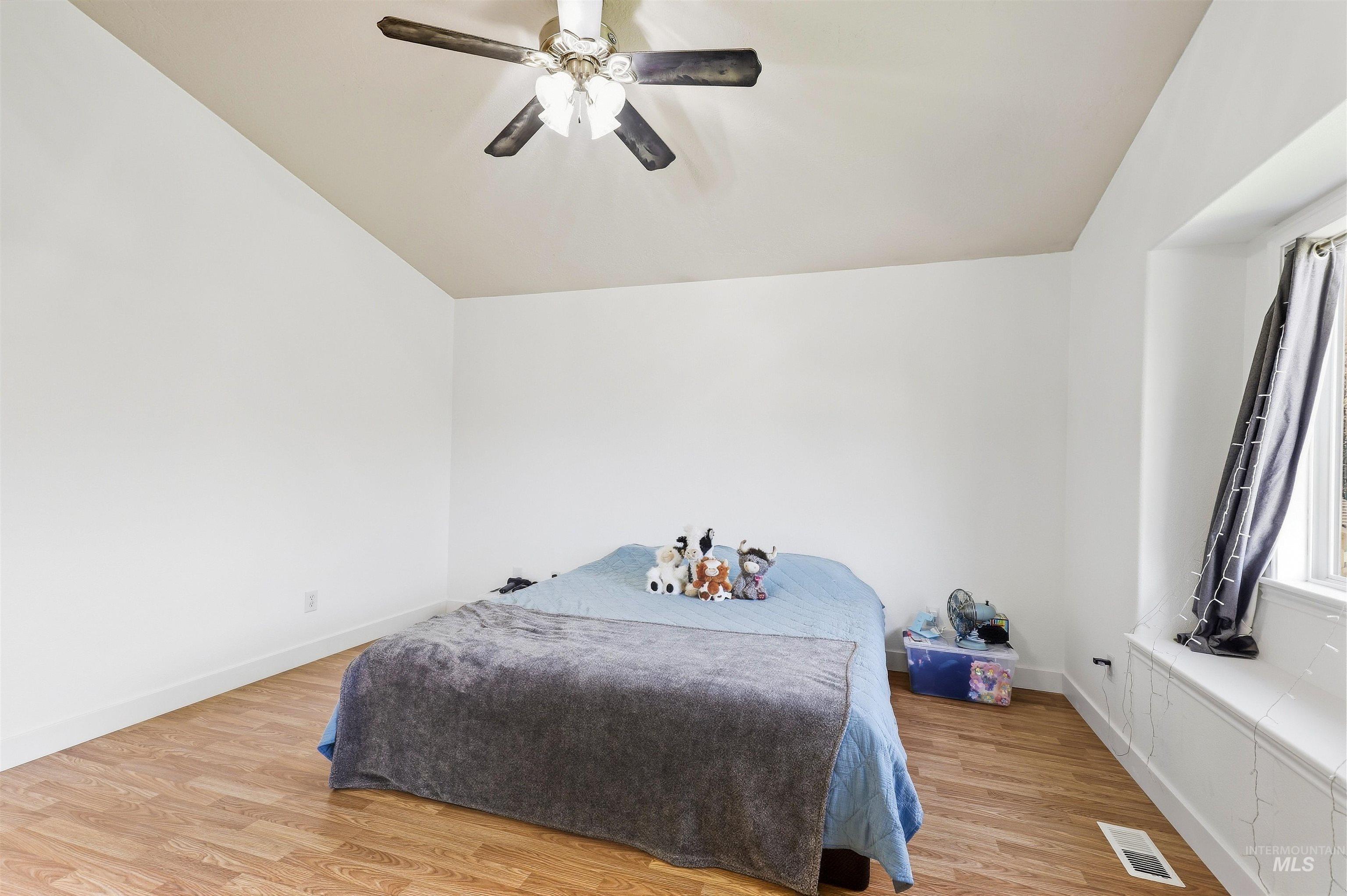 1087 S New Summer Ave Property Photo 24
