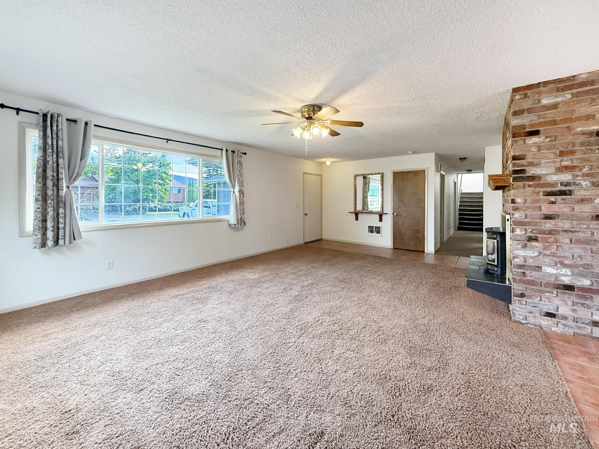 739 Maple Street Property Photo 5